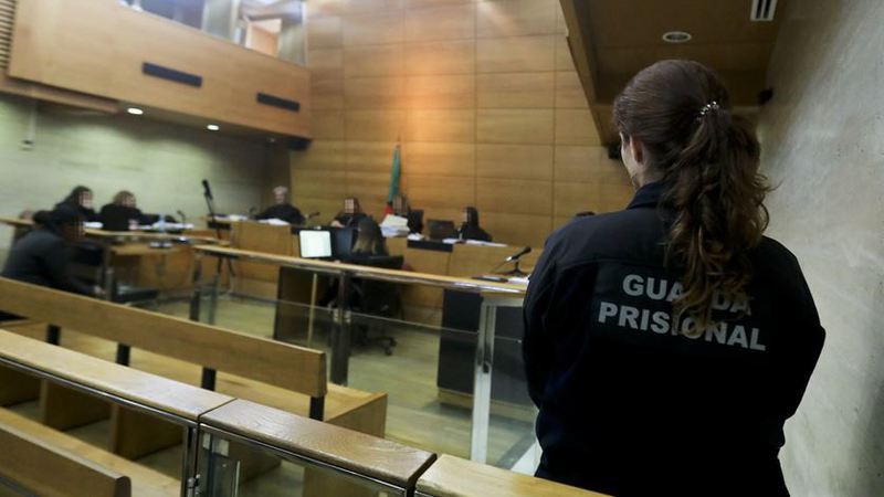 Quem usa pulseira electrónica: metade são acusados de violência doméstica