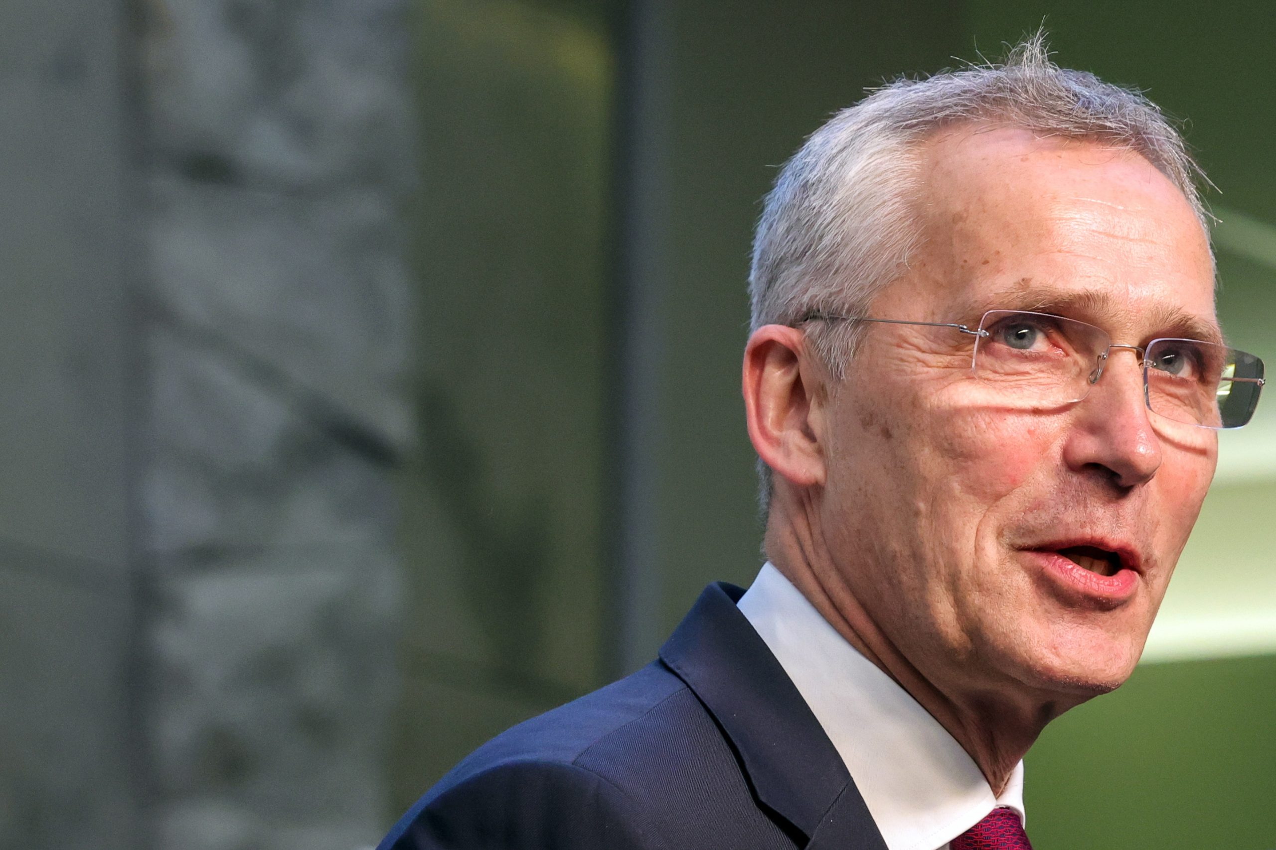 Stoltenberg elogia novos anúncios de fornecimento de armas pelos membros da NATO à Ucrânia