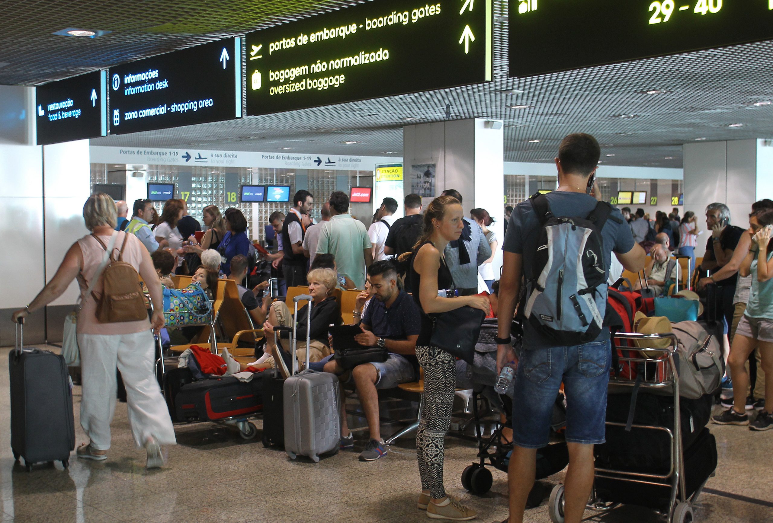 Piloto diz que Aeroporto da Madeira tem “lacunas” em equipamentos de leitura dos ventos