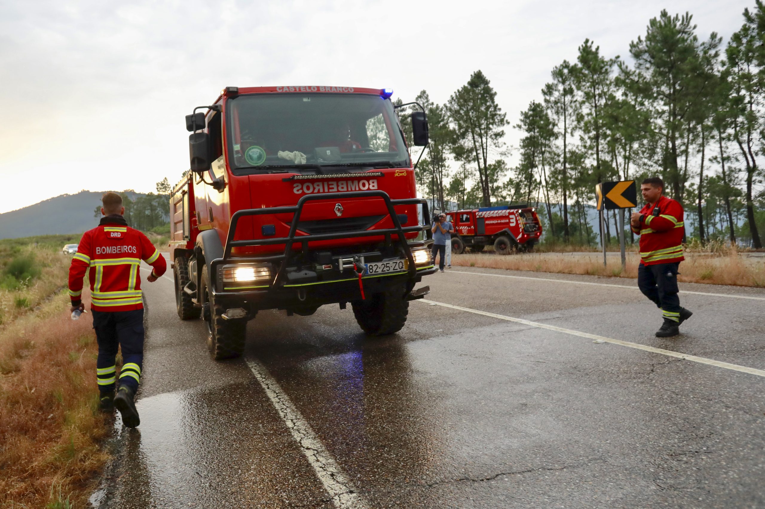 Mais de três mil operacionais no terreno com foco especial em Piodão. Montenegro garante que “ninguém fica sozinho”