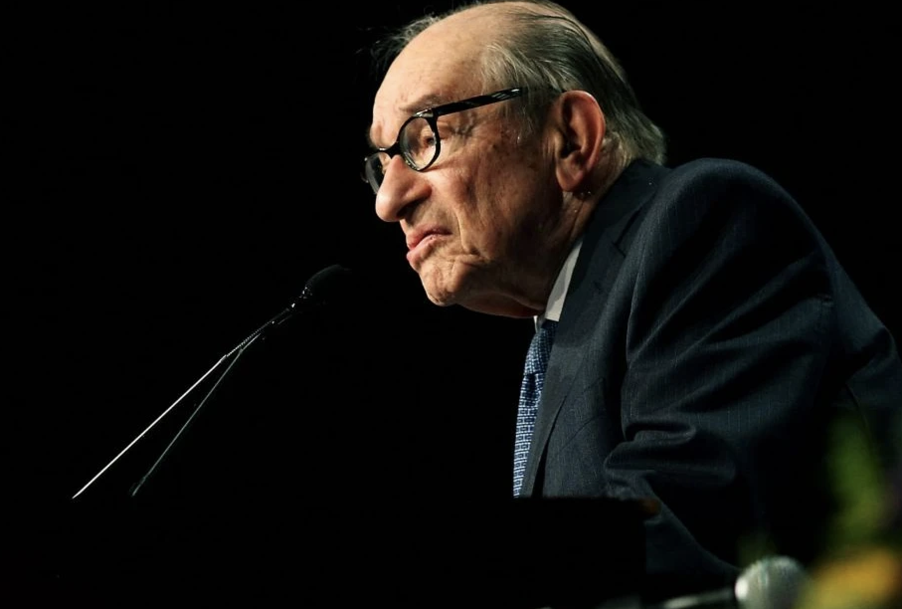 Alan Greenspan, antigo presidente da Reserva Federal dos EUA, morre aos 100 anos