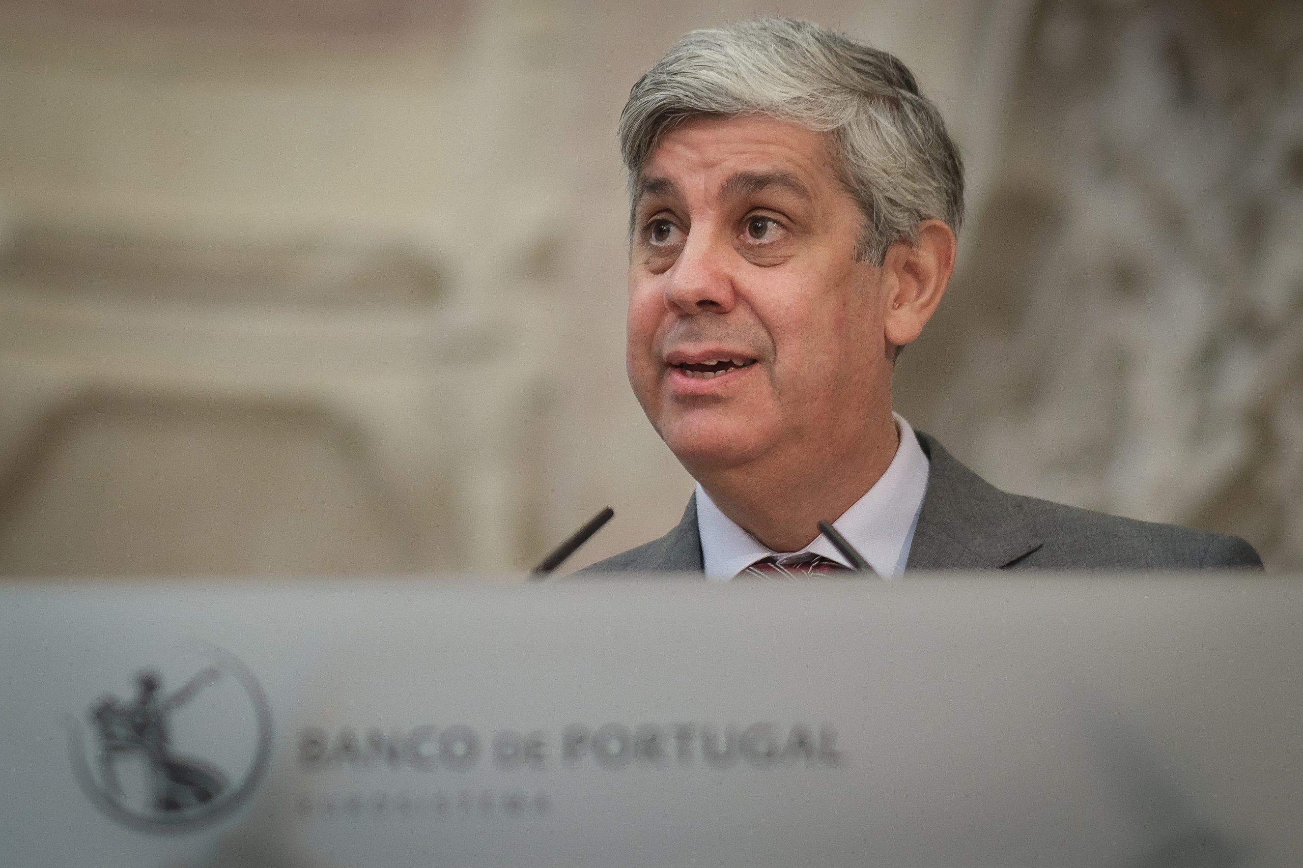 Mário Centeno preocupado com aumento dos funcionários públicos