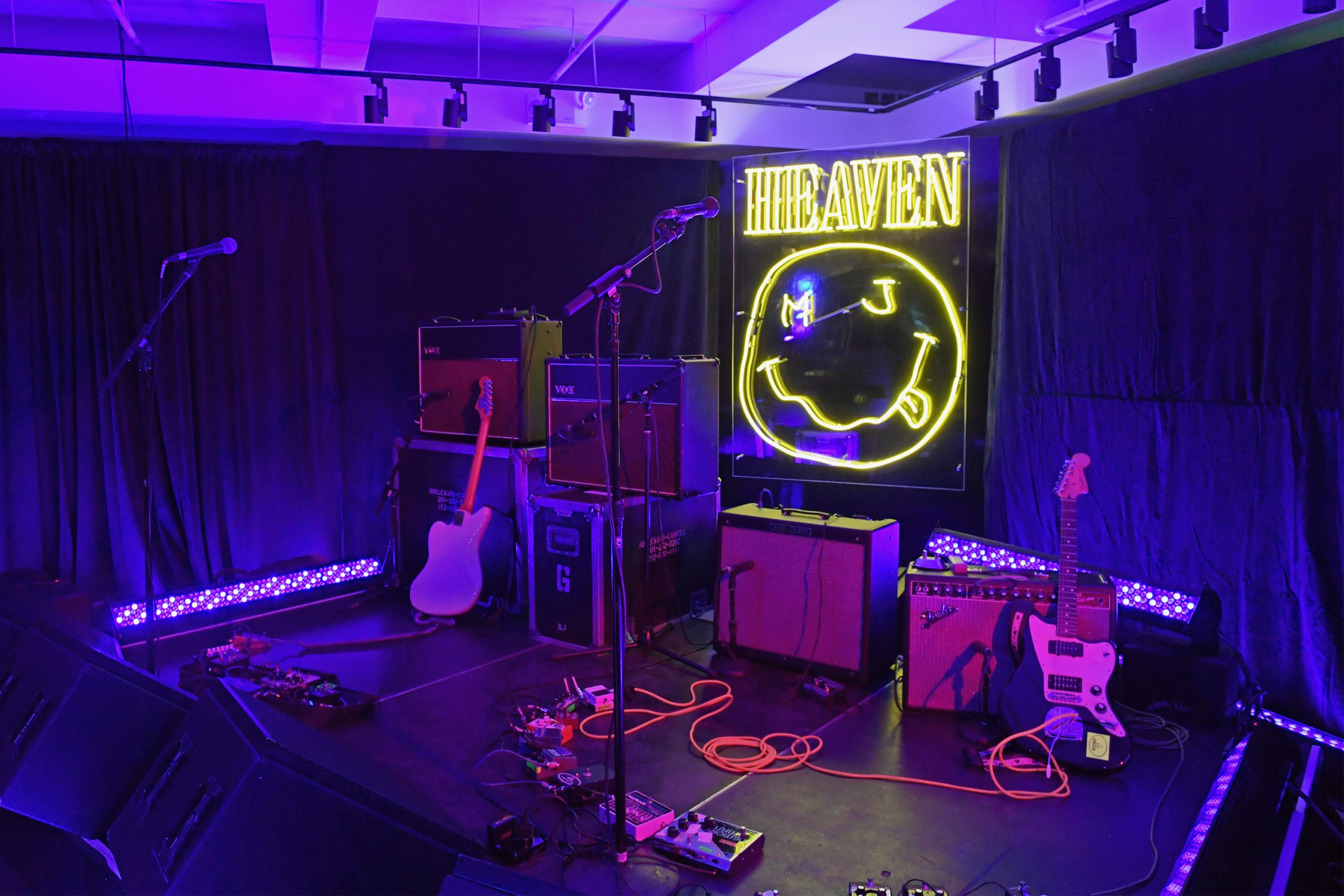 Marc Jacobs contesta ação legal que envolve “smiley face” dos Nirvana