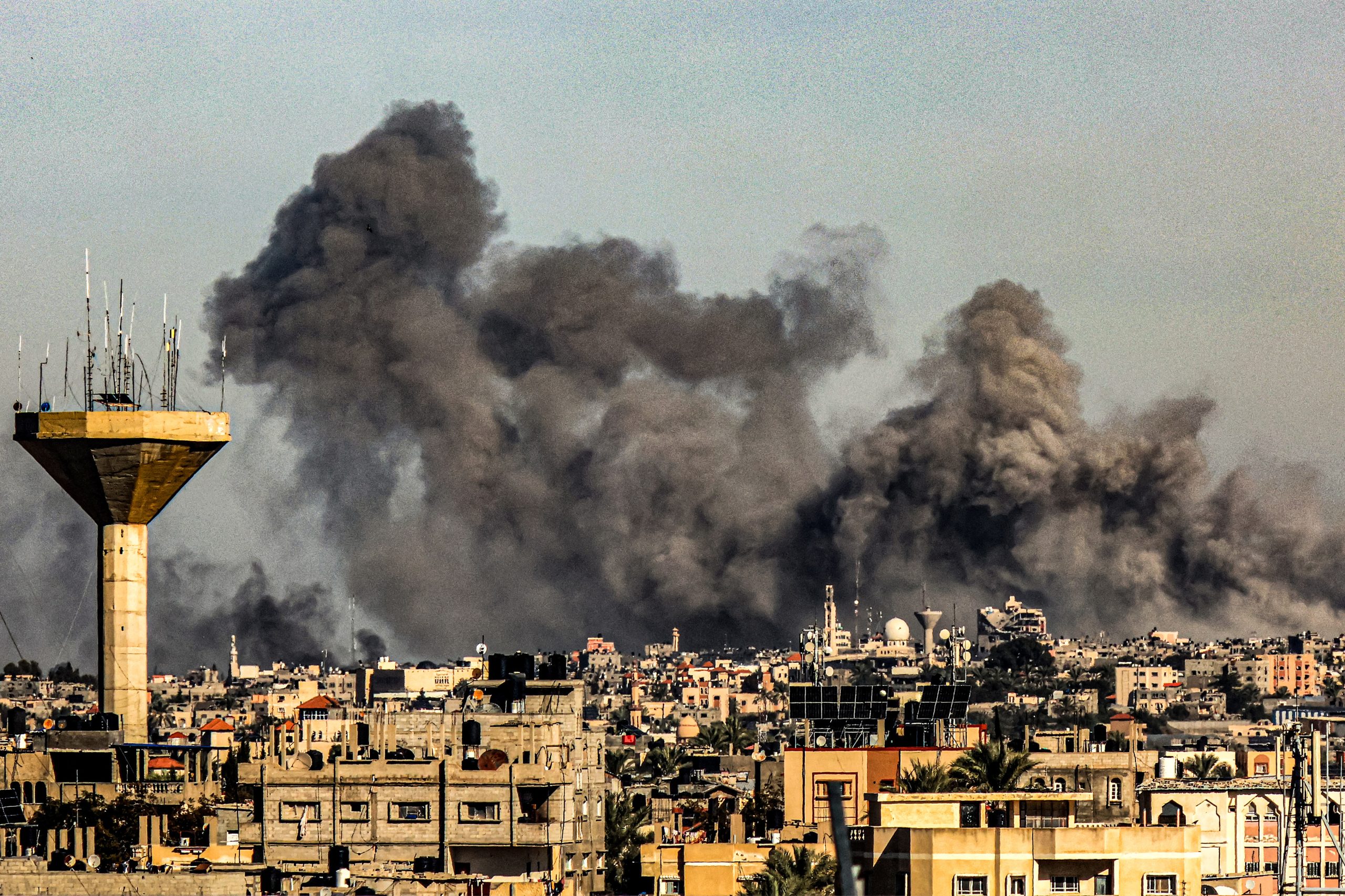 Israel: Pelo menos 25 palestinianos mortos em bombardeamentos na Faixa de Gaza