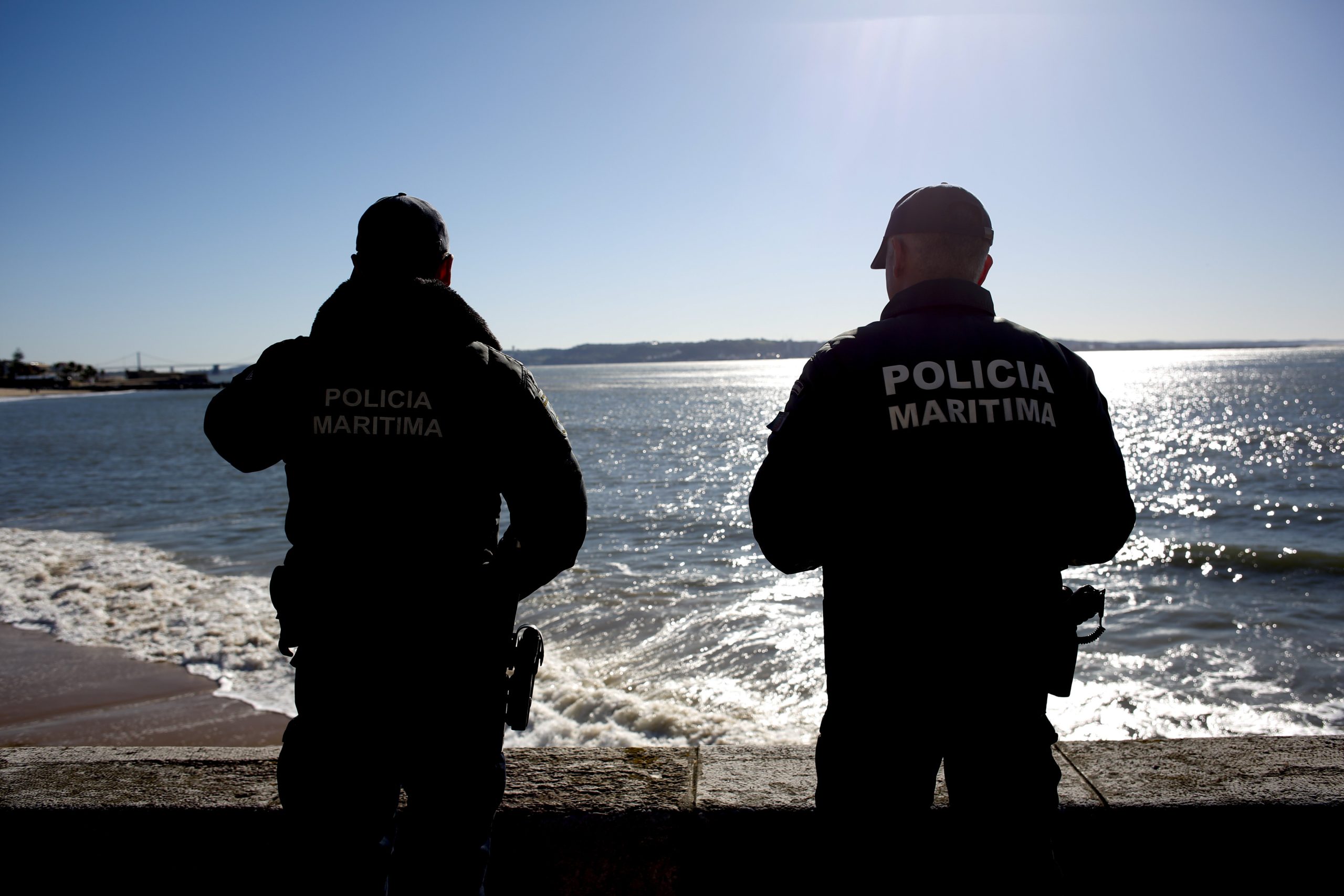 Embarcação naufraga ao largo de Espinho, tripulação socorrida pela Autoridade Marítima