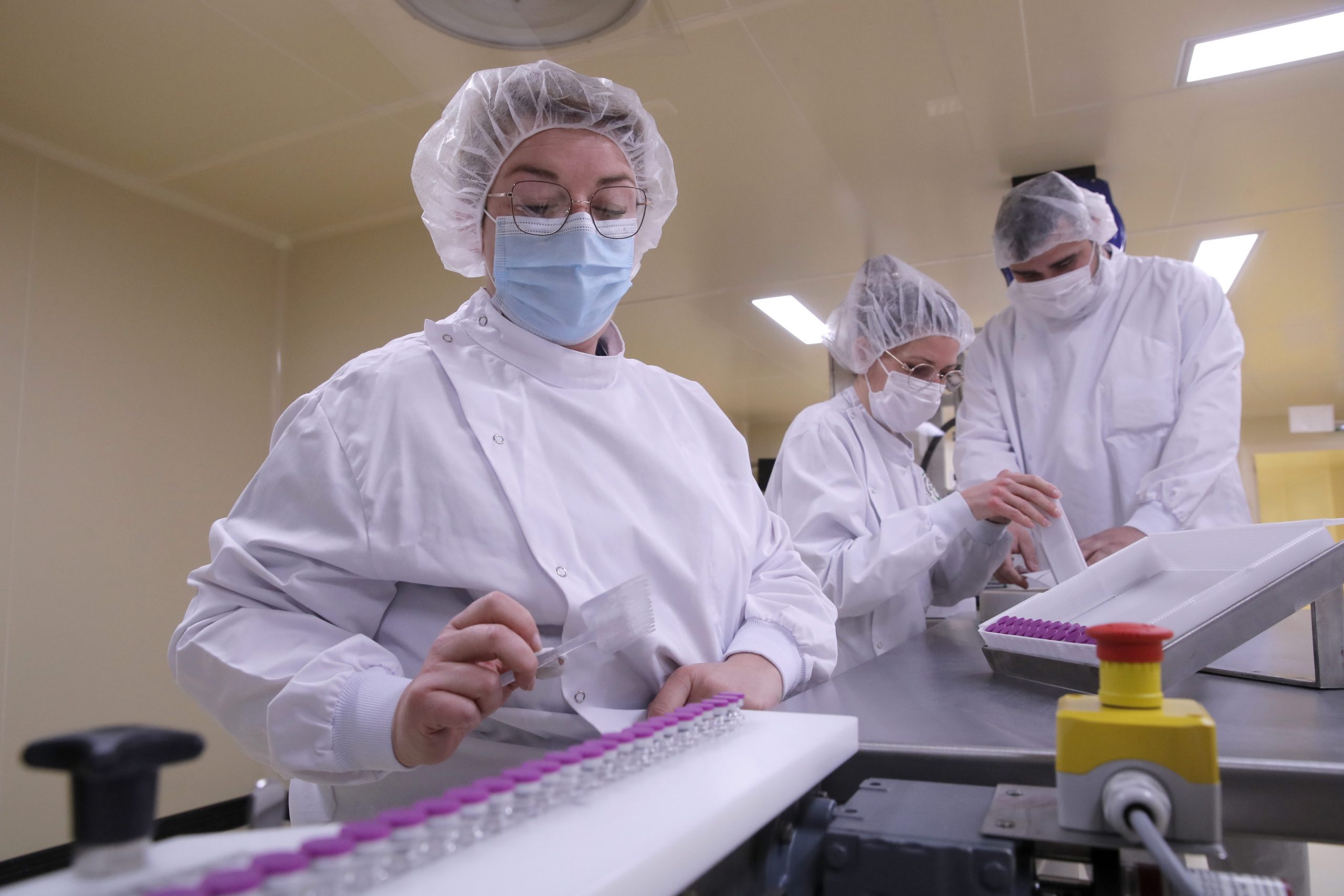Governo britânico adquire 60 milhões de vacinas da Pfizer para reforço de “vulneráveis”