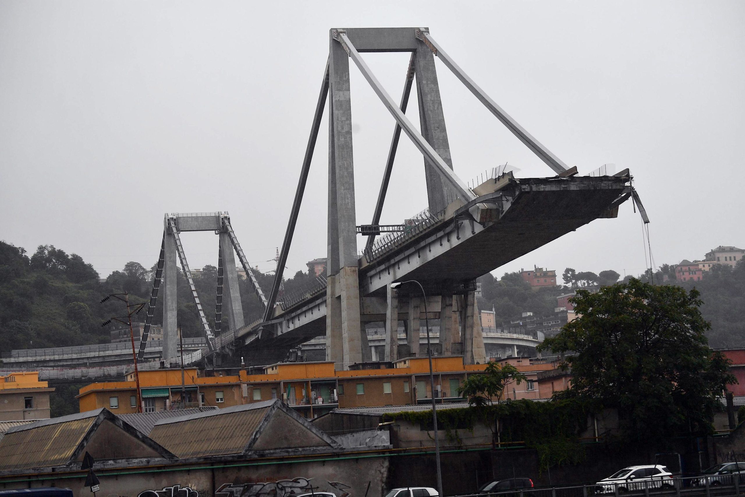Genoa CFC cancela o treino devido à queda da Ponte Morandi