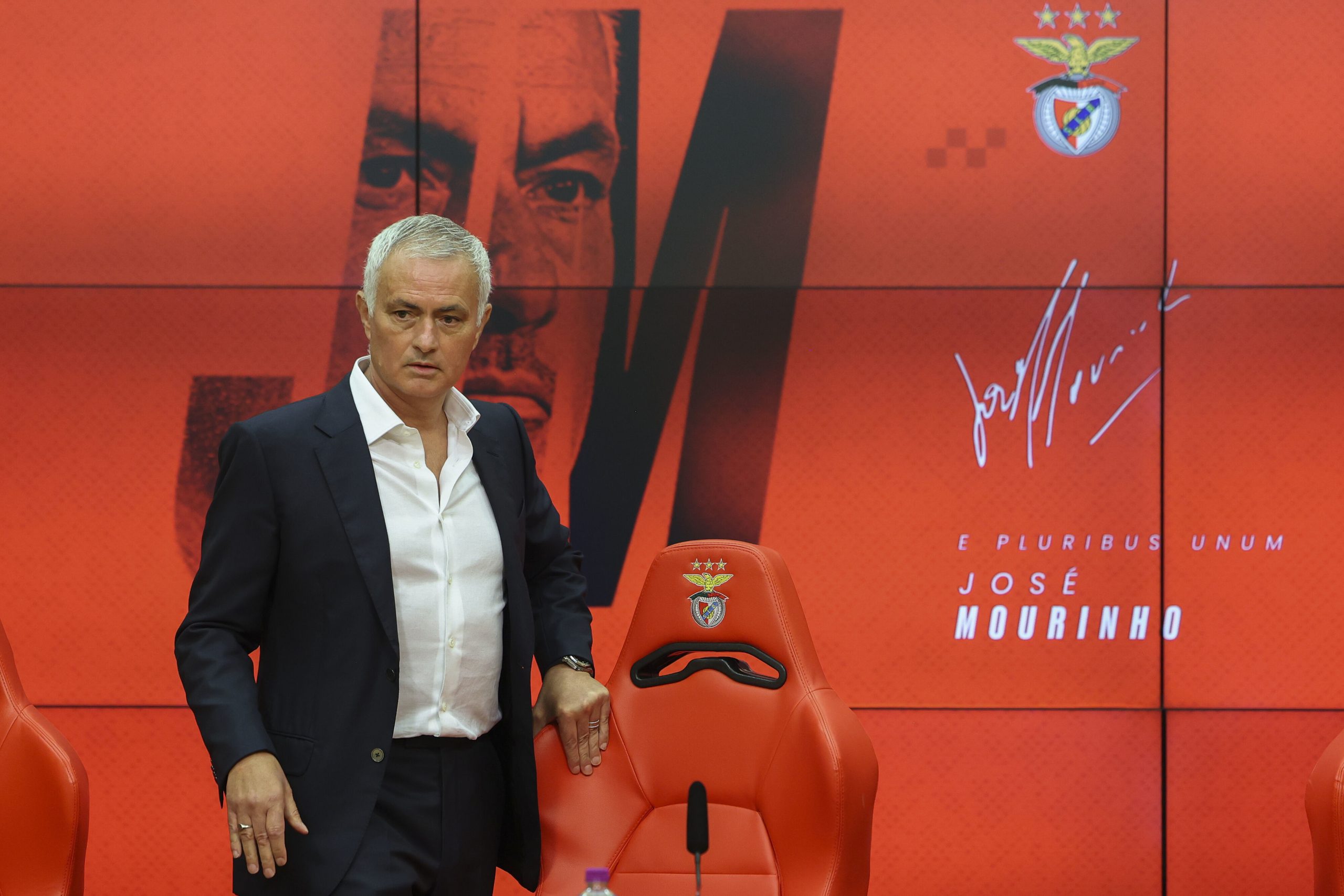 Benfica comunica à CMVM saída de José Mourinho para o Real Madrid por 15 milhões de euros
