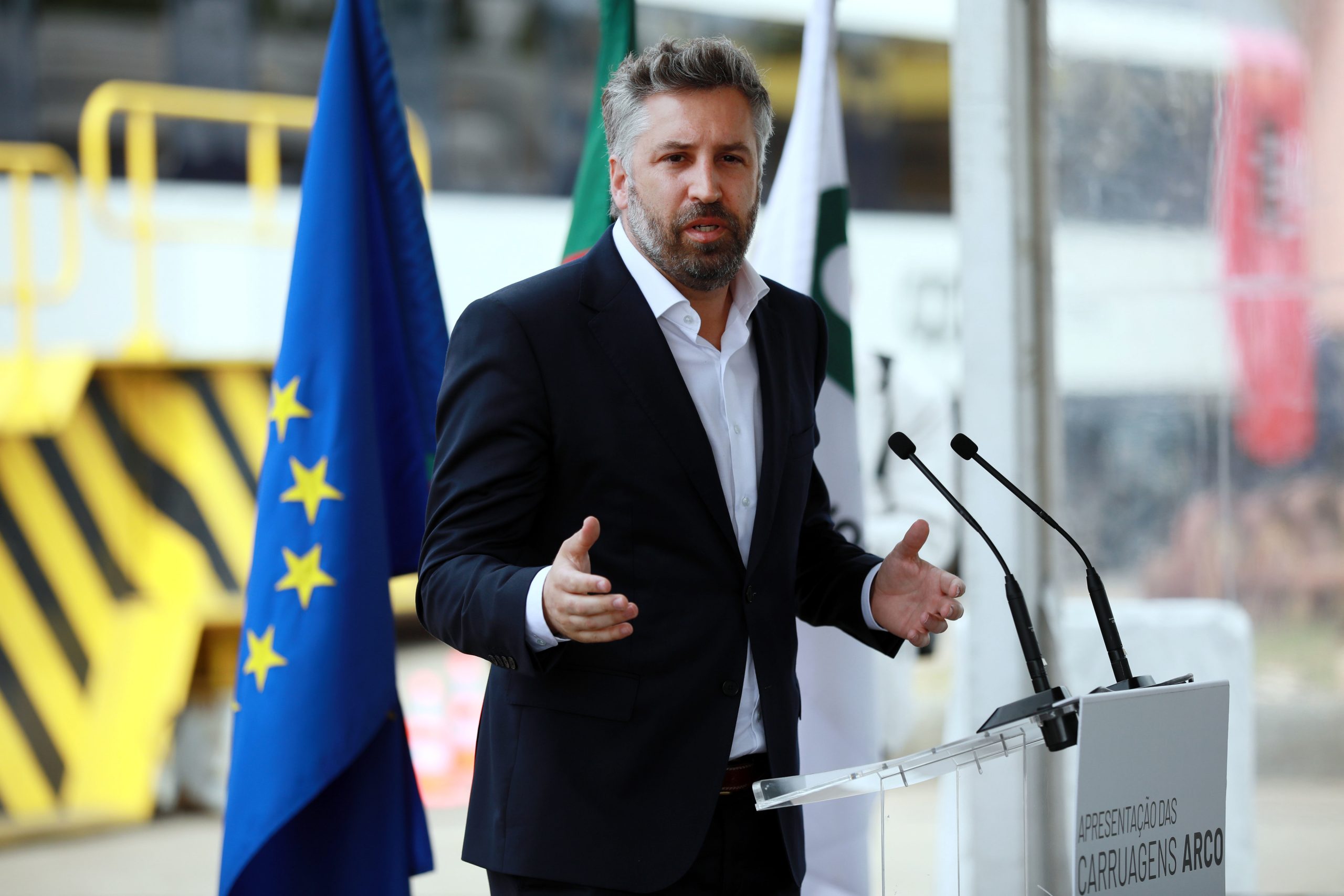 Pedro Nuno Santos: “País não é uma faixa estreita entre Braga e Setúbal”