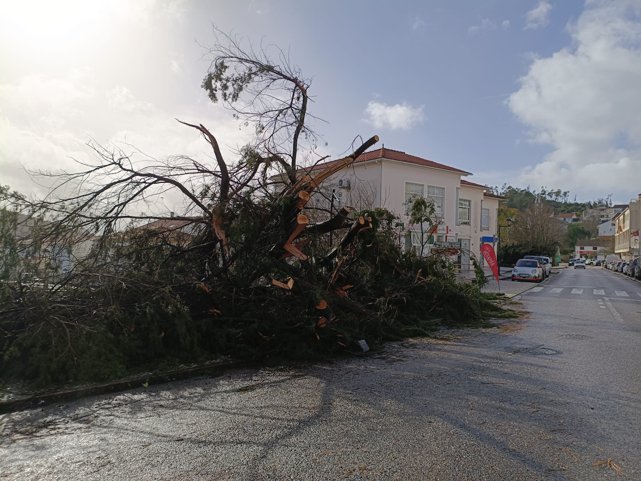 Depressão Kristin: Câmara de Vila de Rei, Castelo Branco, alerta para a oferta de falsos serviços