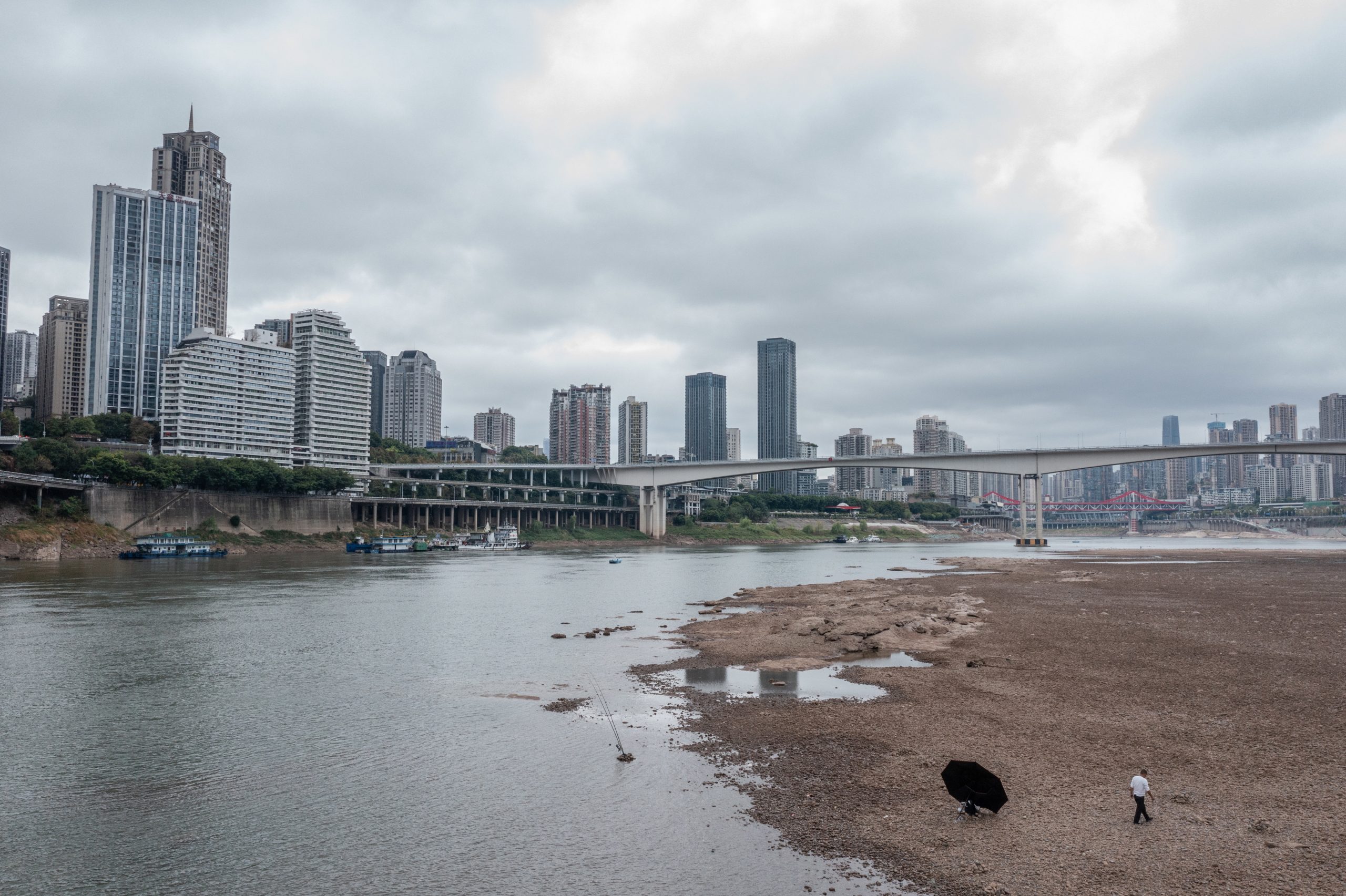 Seca no centro da China agrava-se com precipitação média a cair 50% desde julho