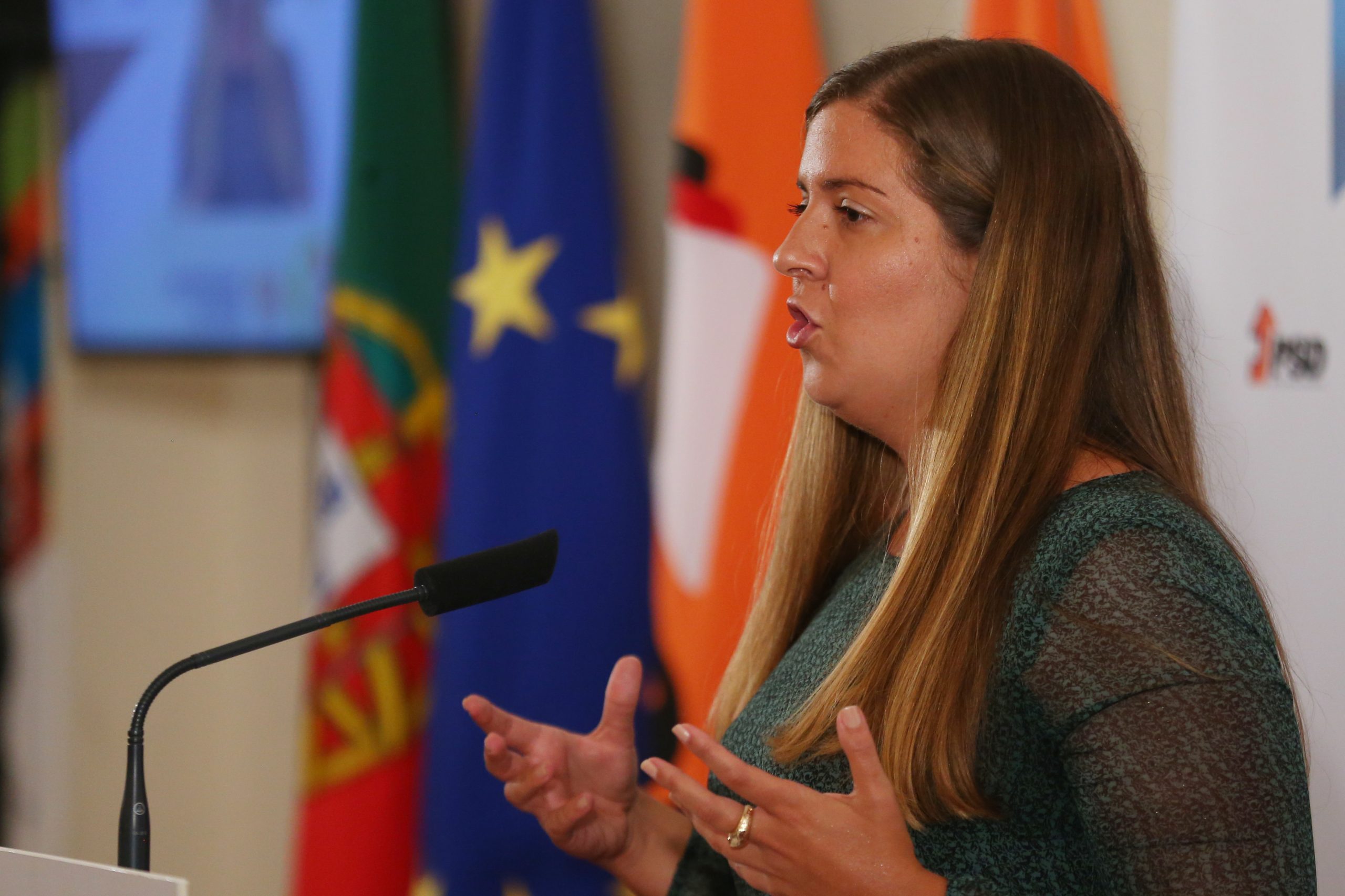 JS acusa JSD de entrar na “lógica das fake news” e das “encenações de caráter folclórico”
