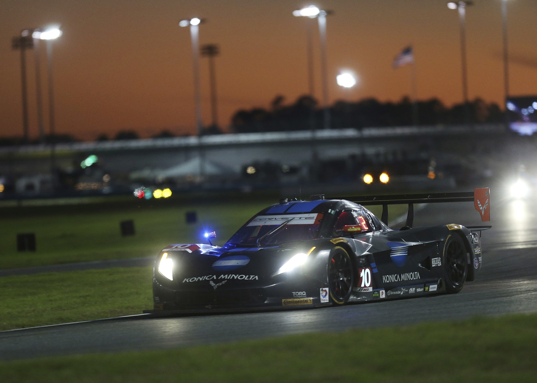 24 Horas de Daytona: Cinco portugueses, um campeão de F1, um príncipe herdeiro e uma equipa com selo de Hollywood