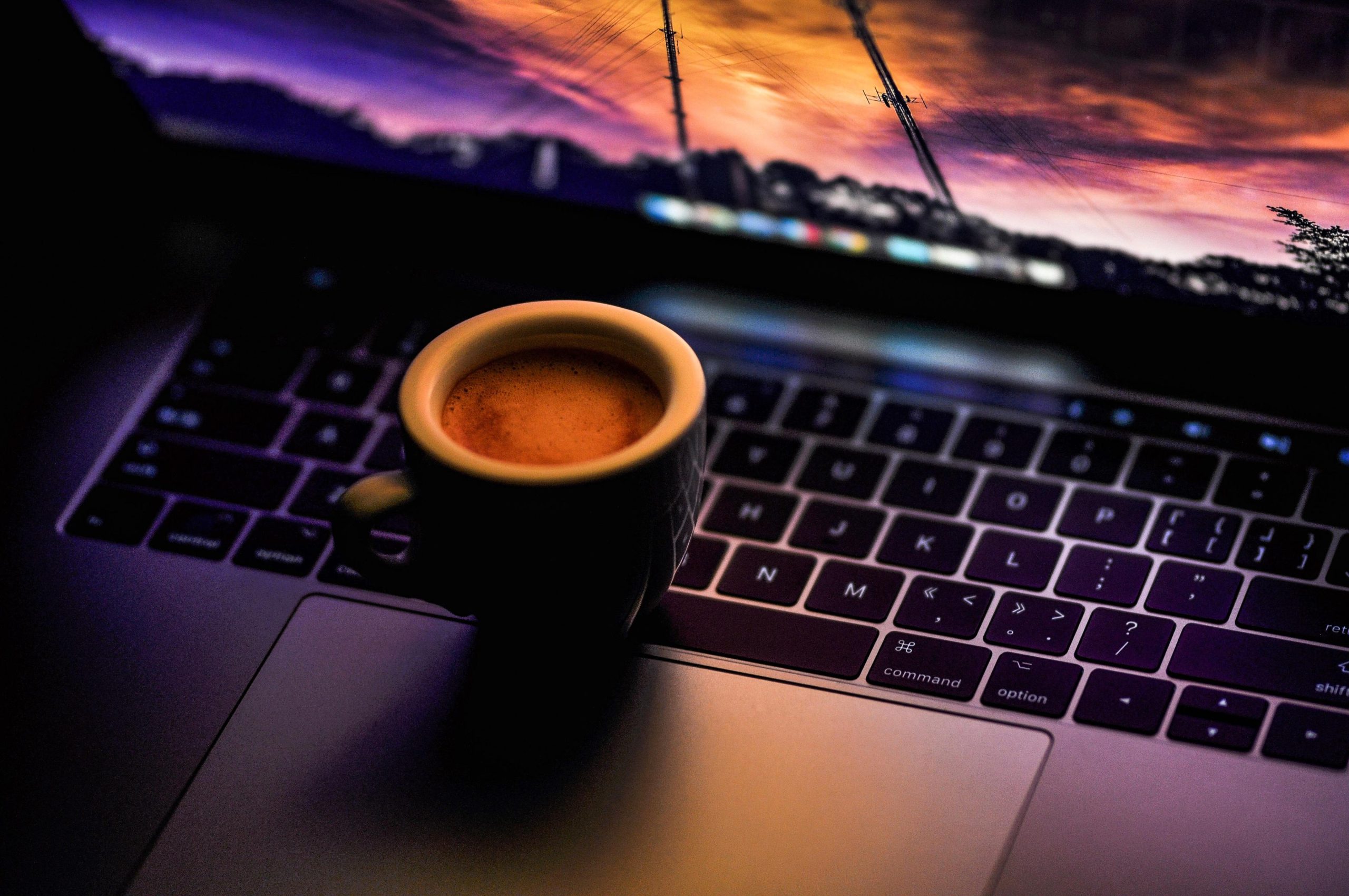 Estudo revela que beber café diminui até 30% o risco de morte