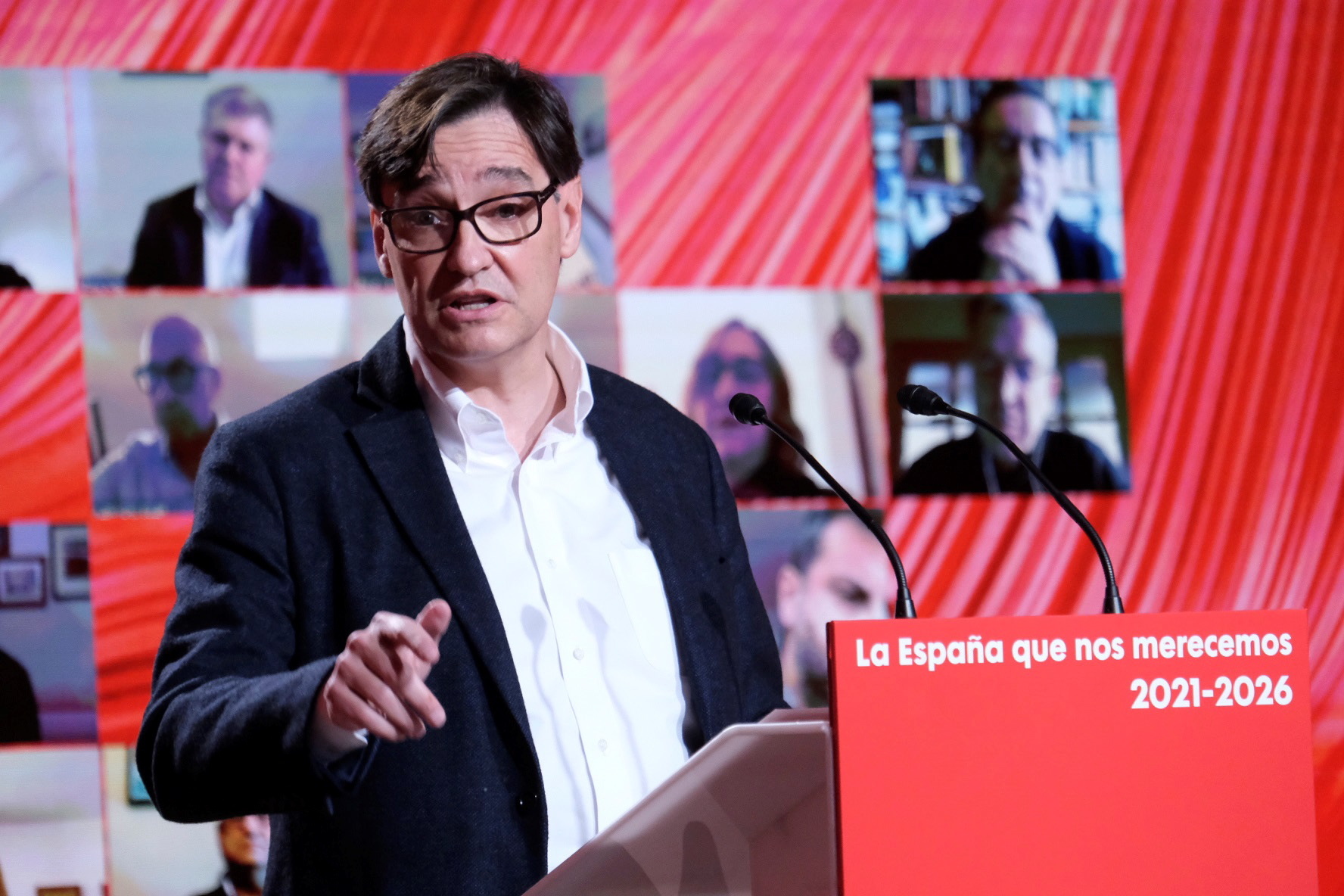 Ministro da Saúde espanhol abandona o governo para ser o candidato dos socialistas às eleições catalãs