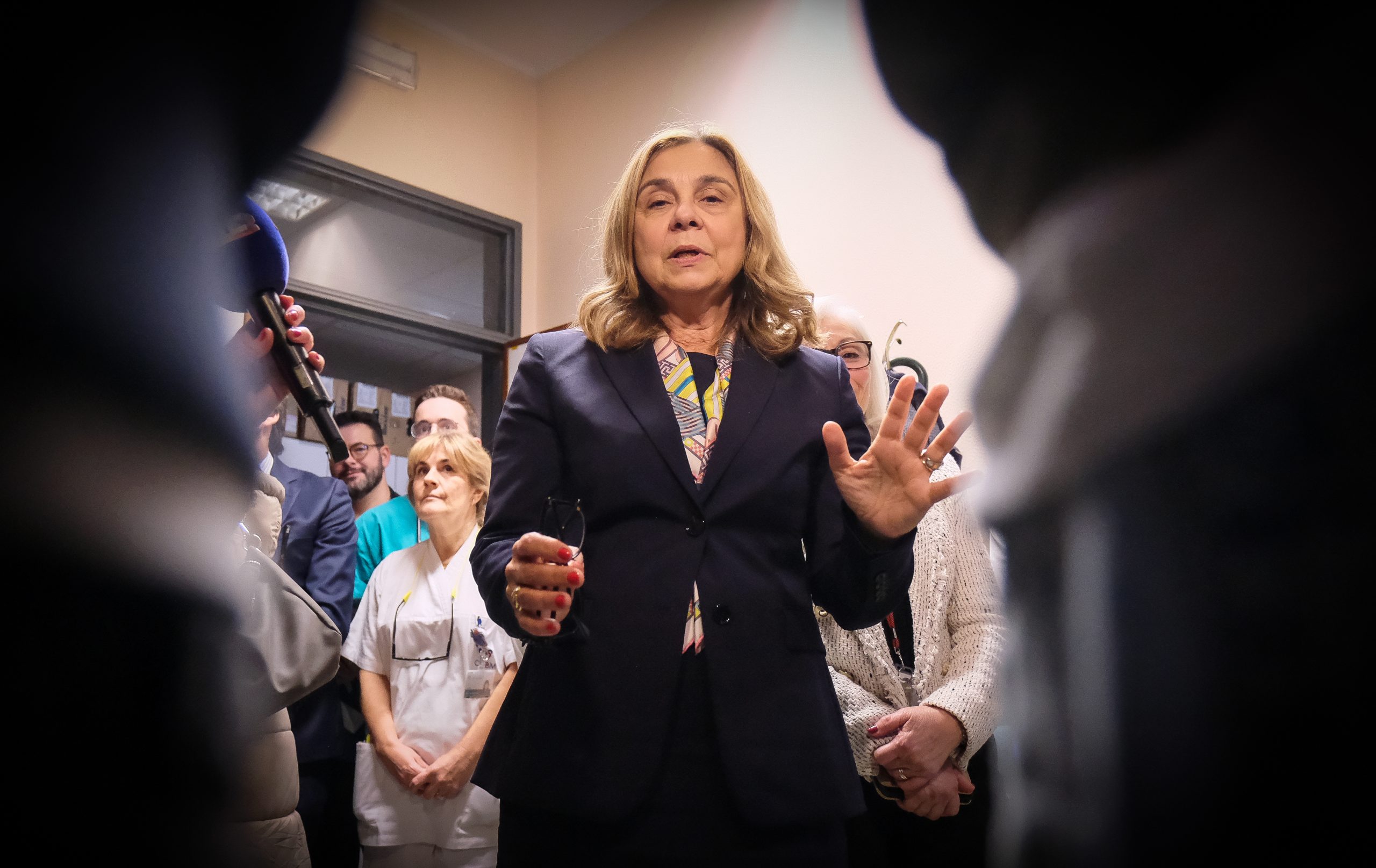 Criança encaminhada para urgência fechada. Ministra da Saúde pede auditoria para aferir problemas na Linha SNS24