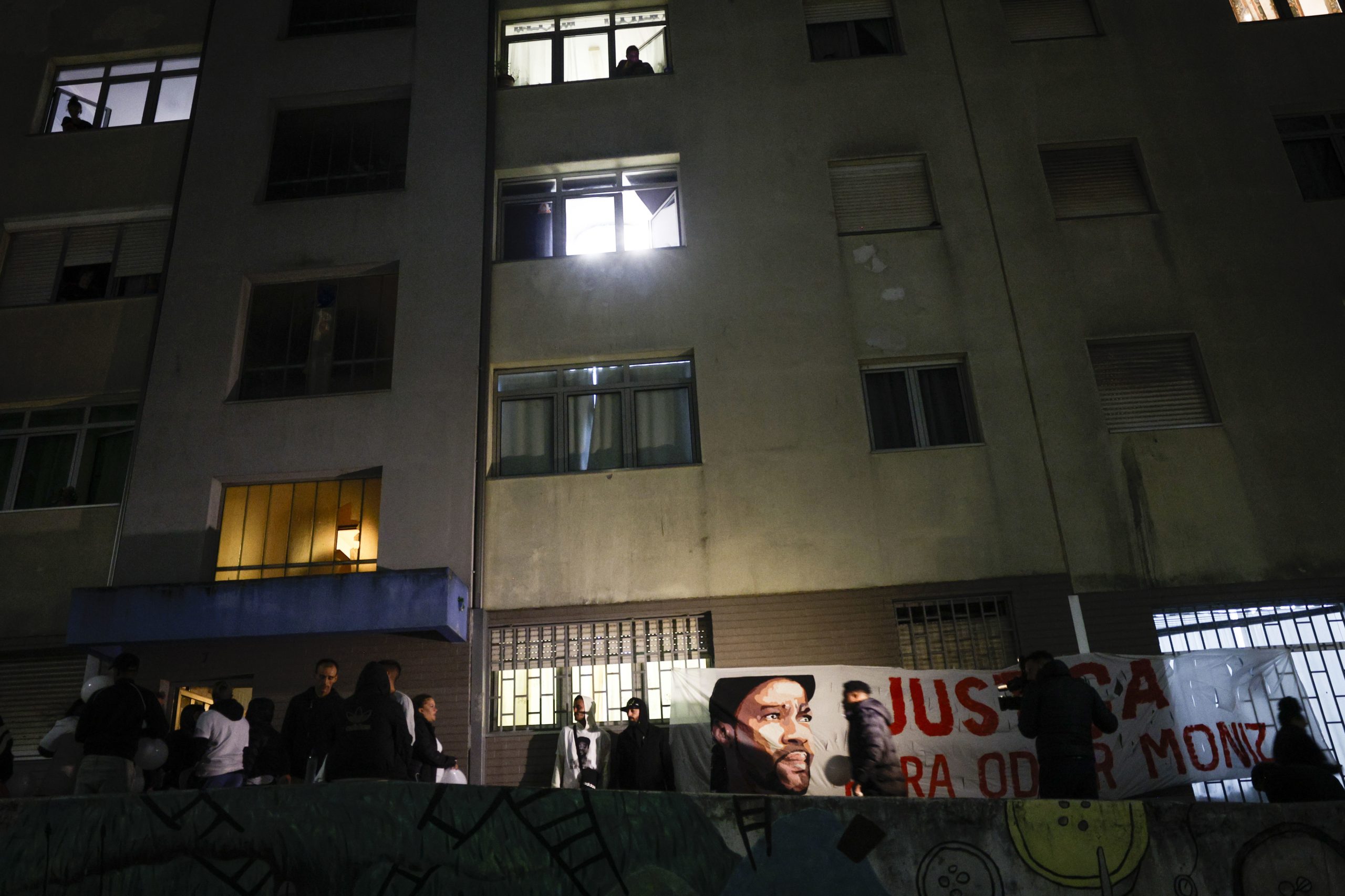 Tiroteio no Bairro do Zambujal. Há vários detidos e foram apreendidas armas de fogo