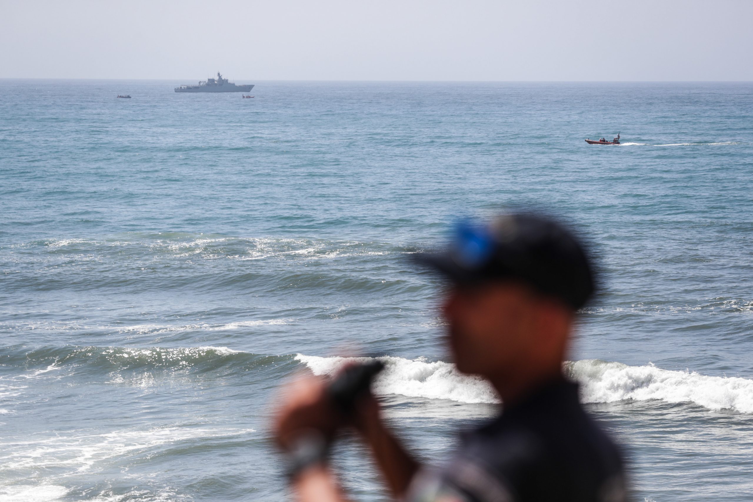 Leiria. Foram retomadas as buscas pelas duas crianças desaparecidas no mar, na praia de Pedrógão