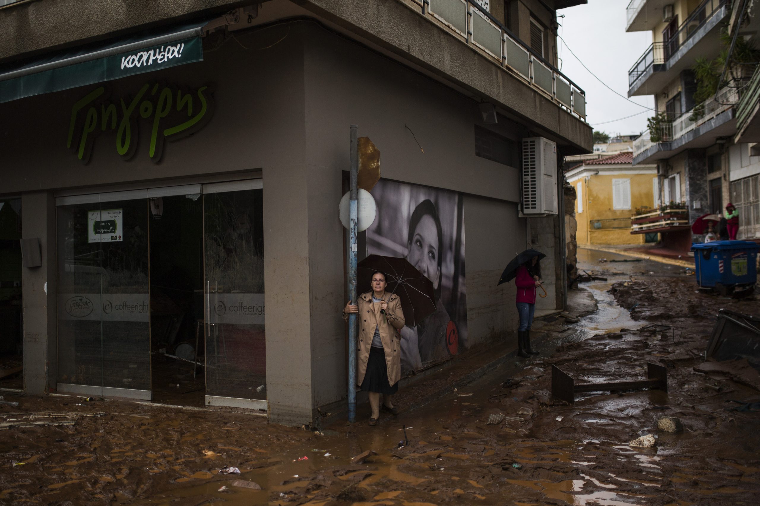 Chuvas torrenciais provocam pelo menos dez mortos e elevados danos na Grécia