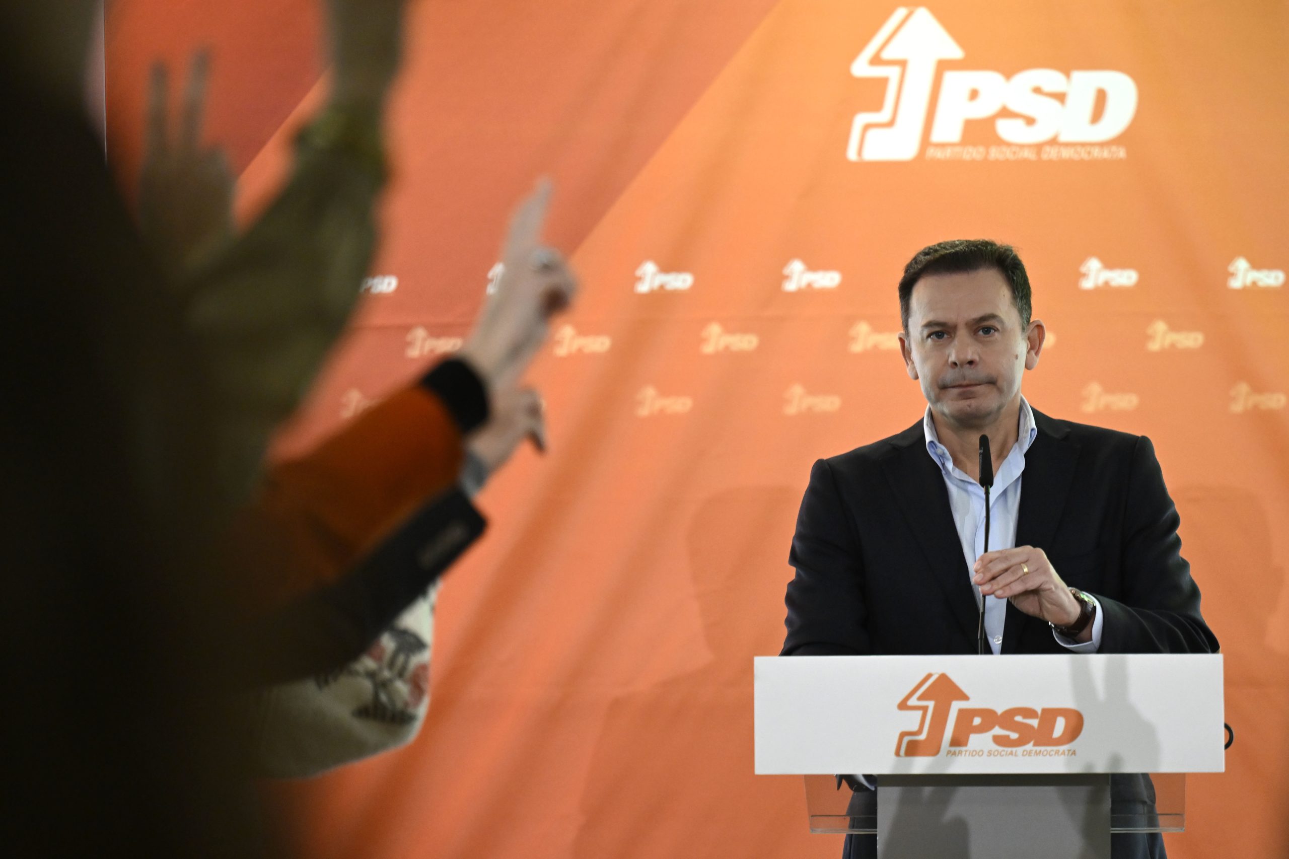 Empresa de Joaquim Barros Rodrigues nega ligação a Spinumviva e ao PSD e diz nunca ter contratado a nora do sócio