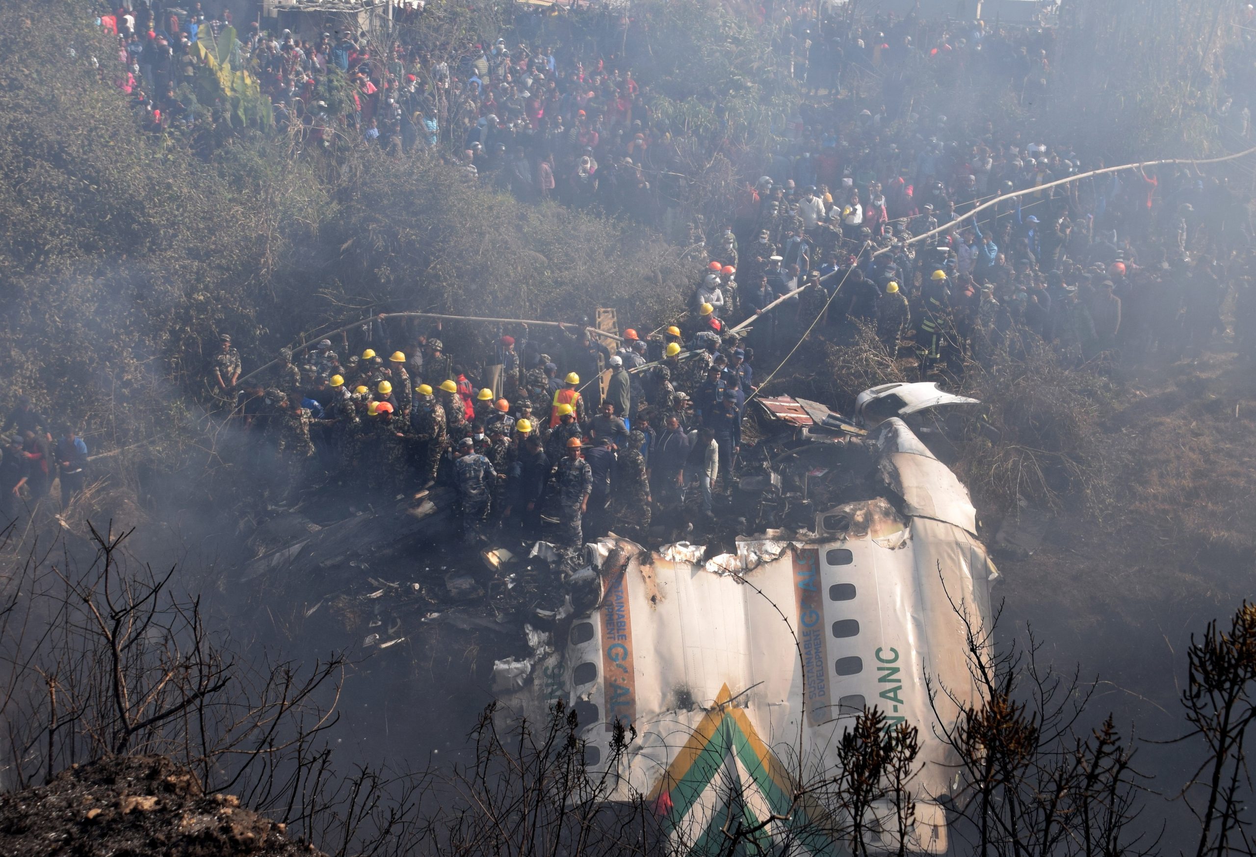 Nepal revê para 66 número de mortos em acidente aéreo de domingo