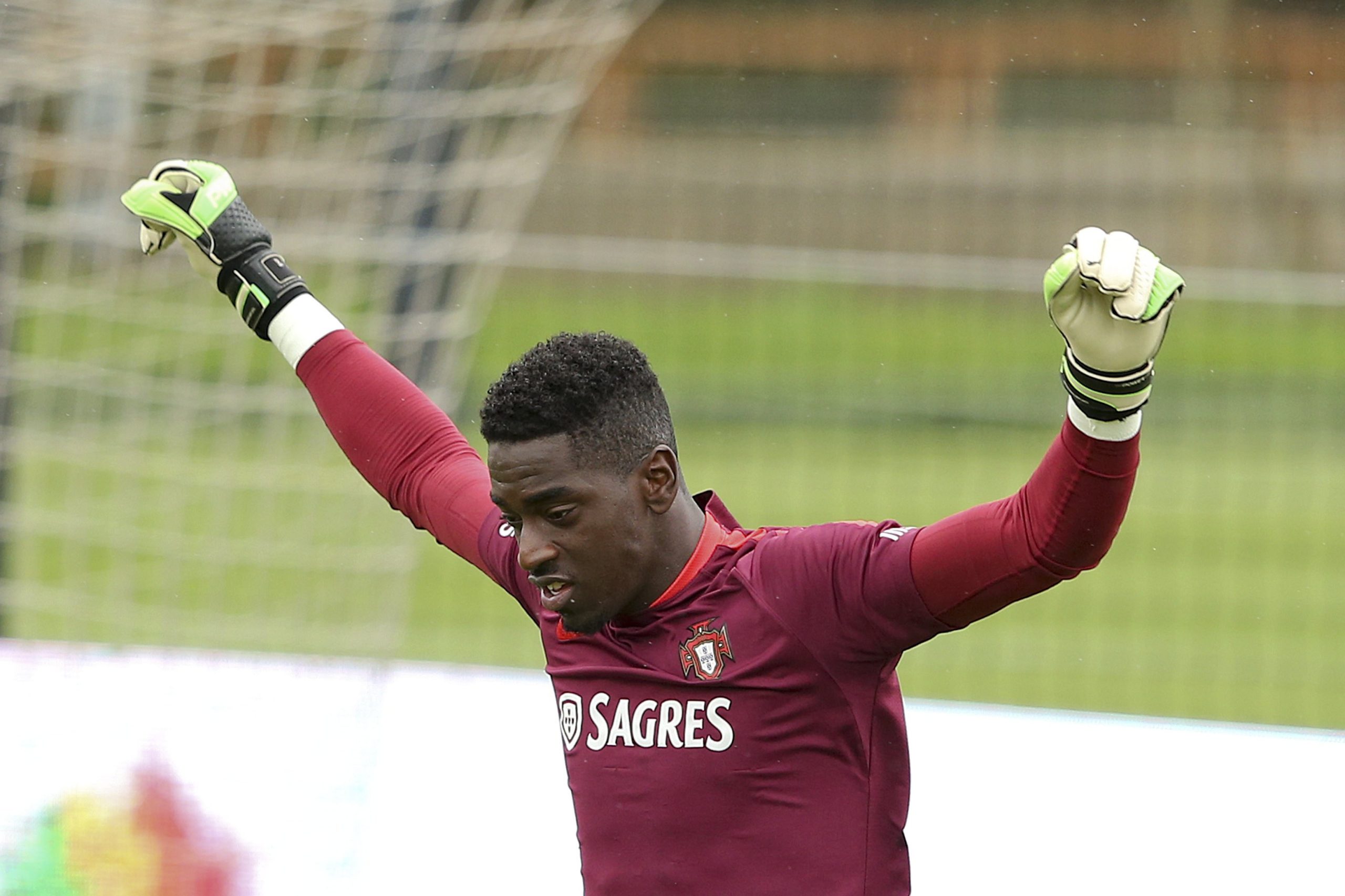 Seleção. Fernando Santos chama Bruno Varela, Bruma e Nelson Oliveira