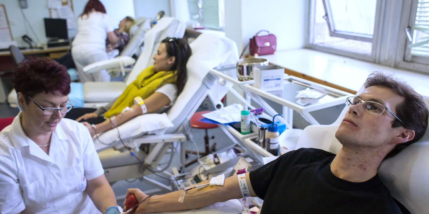 Jovens dos 18 aos 30 anos recebem noite numa Pousada da Juventude por doar sangue