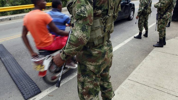Colômbia reforça fronteira com 30 mil soldados após captura de Maduro