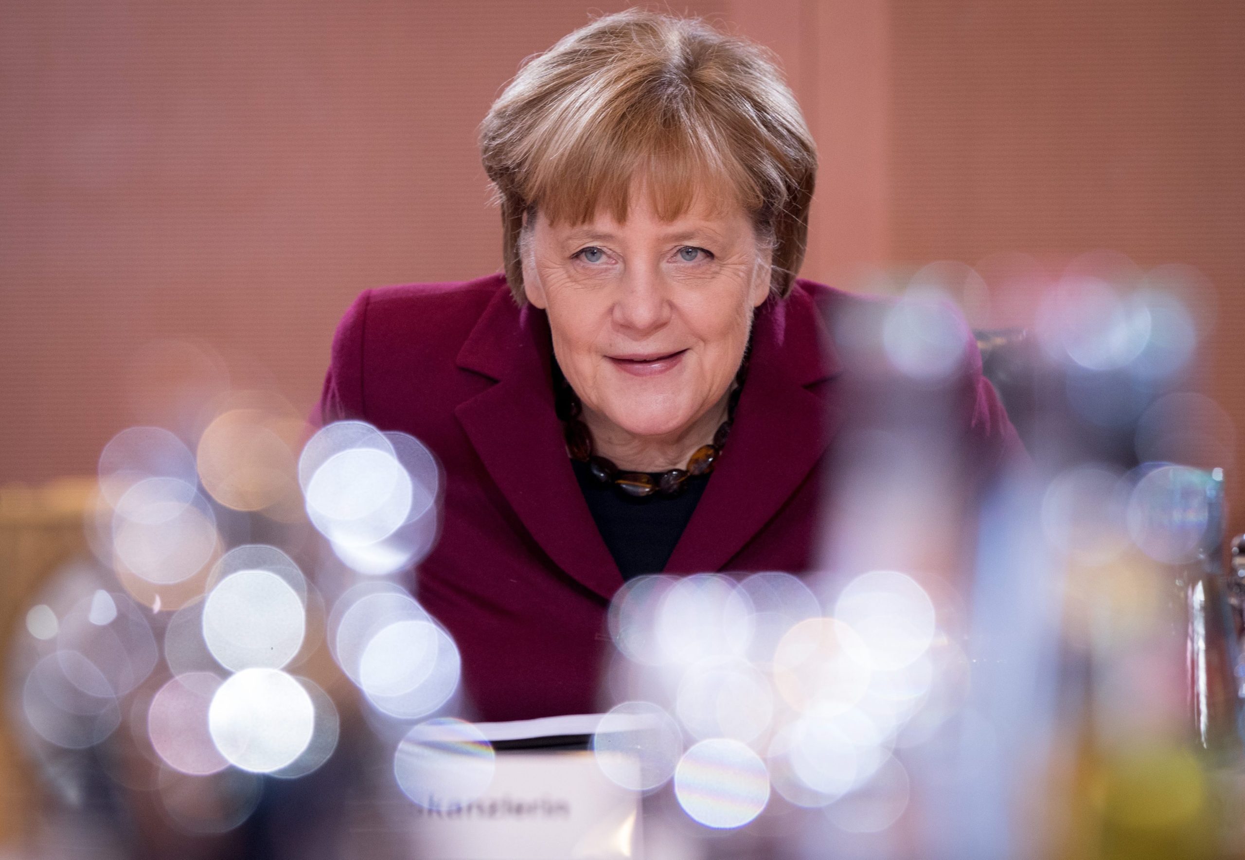 Merkel reafirma apoio ao problemático acordo de refugiados com a Turquia