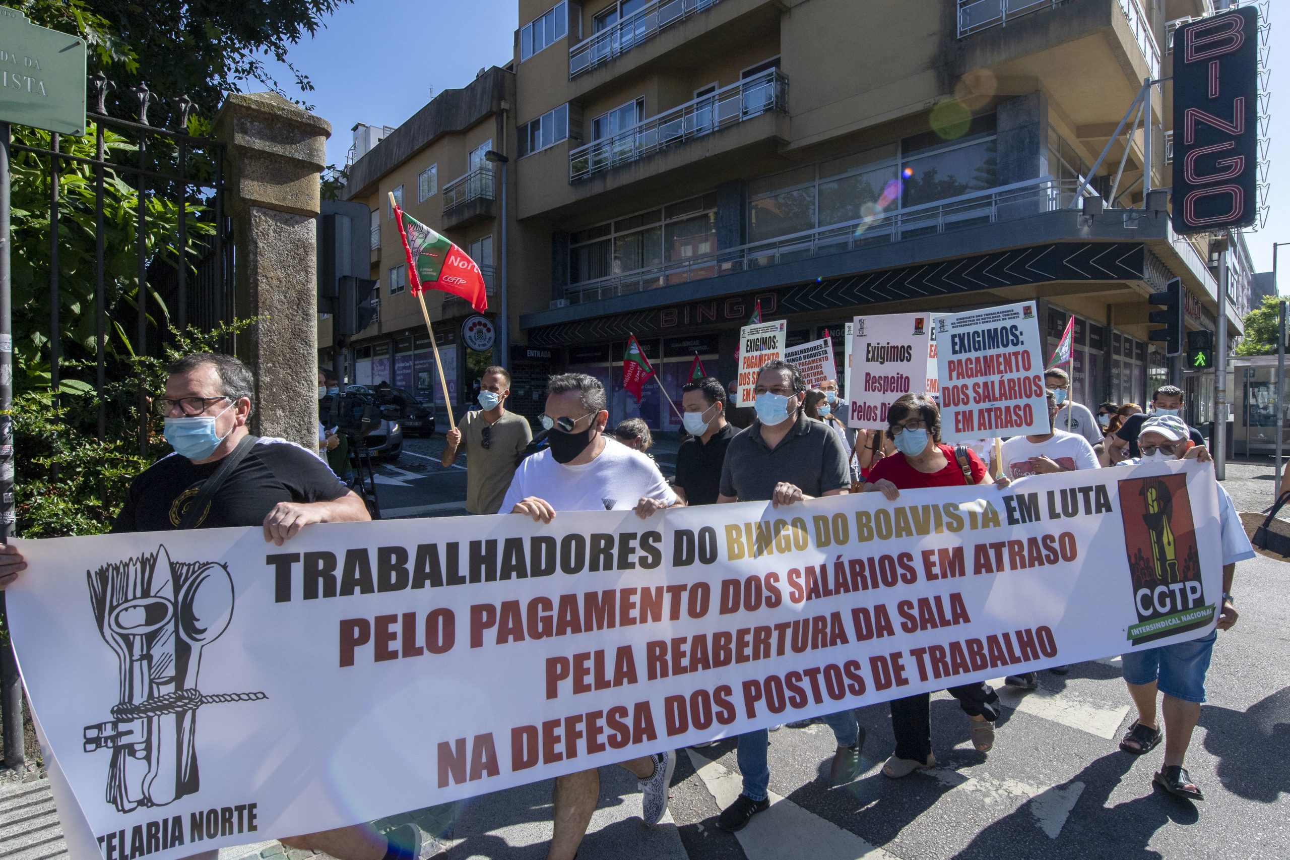 Trabalhadores do Bingo do Boavista protestam no Porto pela reabertura da sala de jogo