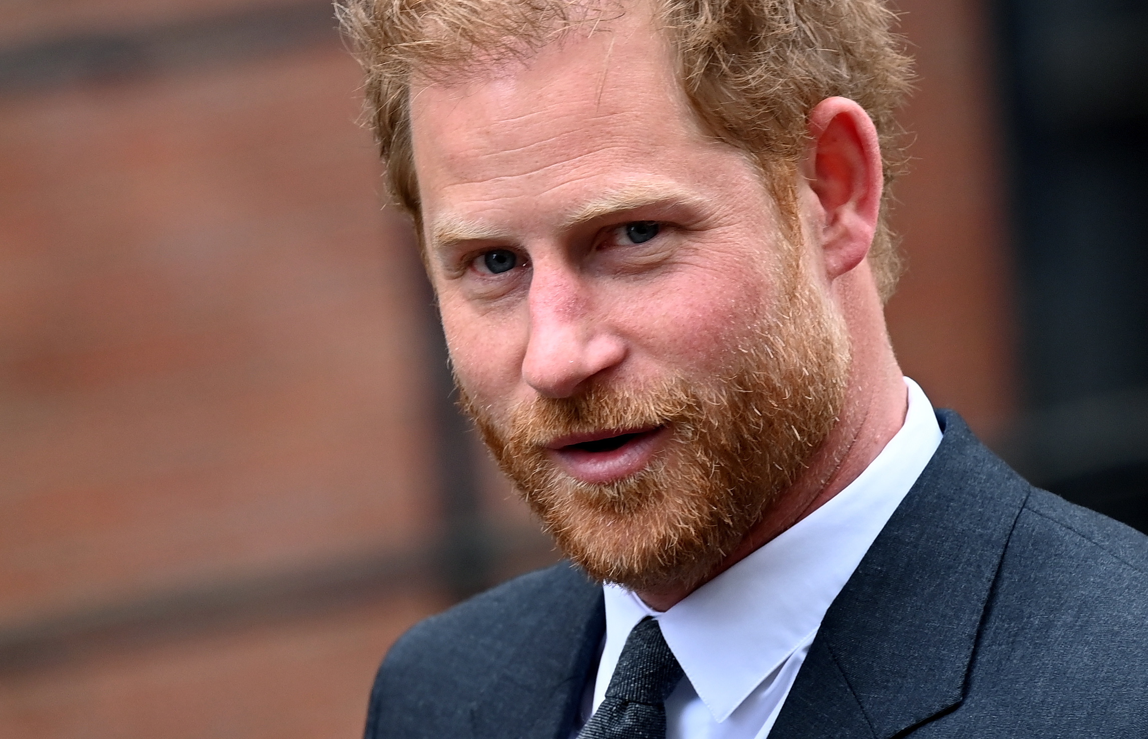 Príncipe Harry pede desculpa ao Canadá por usar boné dos Dodgers