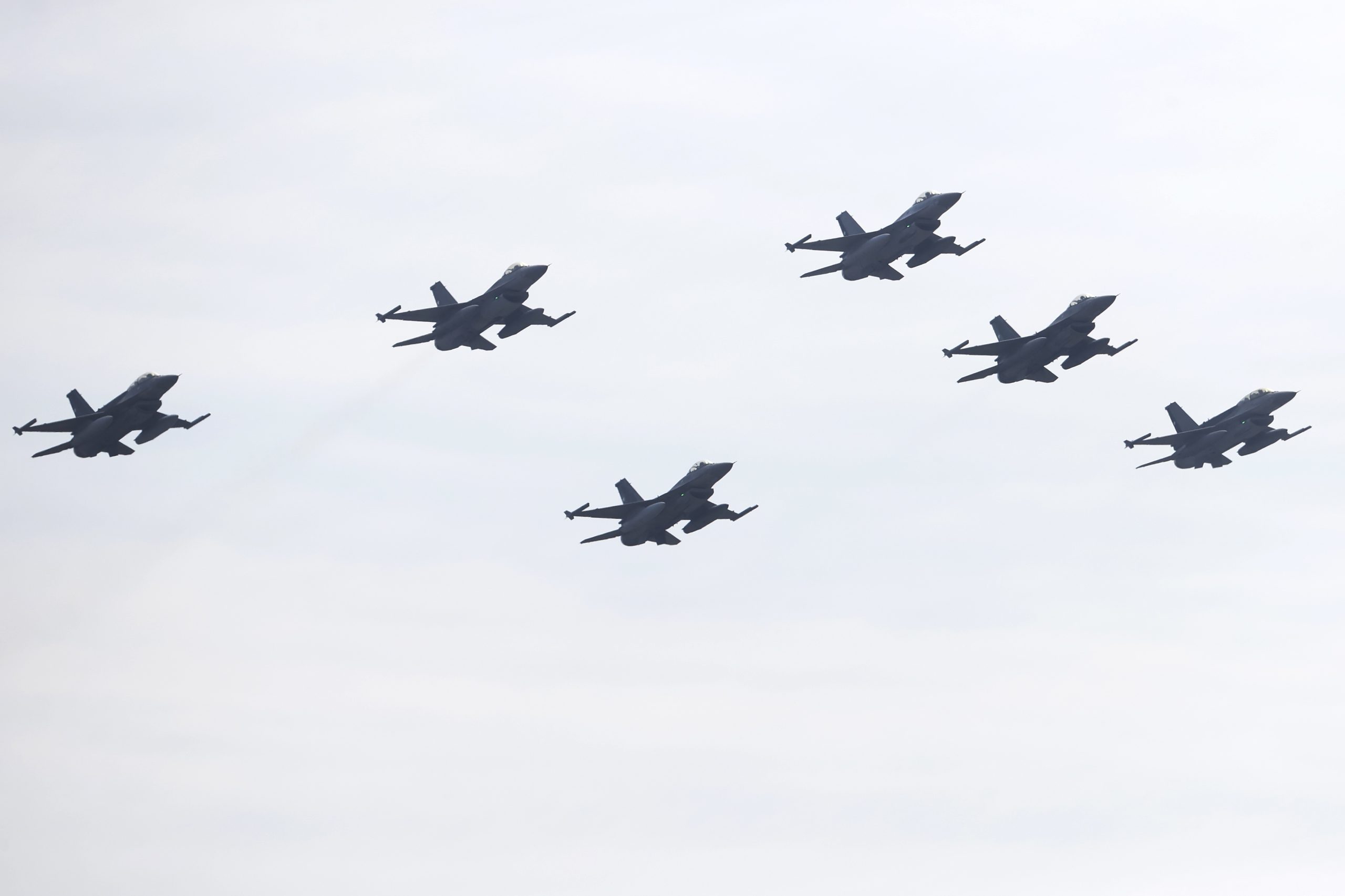 Este domingo, Red Arrows e a Força Aérea Portuguesa celebram a Aliança Luso-Britânica no centro de Lisboa
