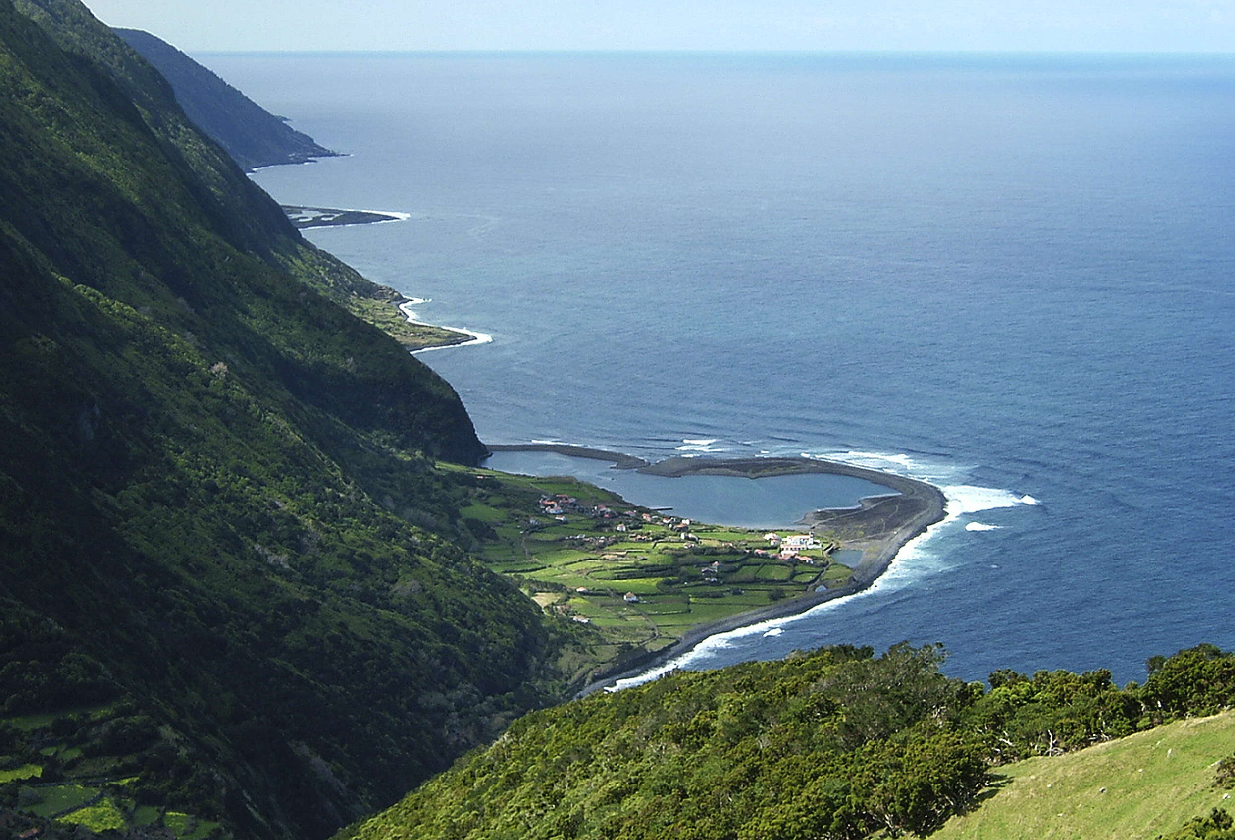 Pequenas repartições de Finanças dos Açores deixam de receber pagamentos em dinheiro