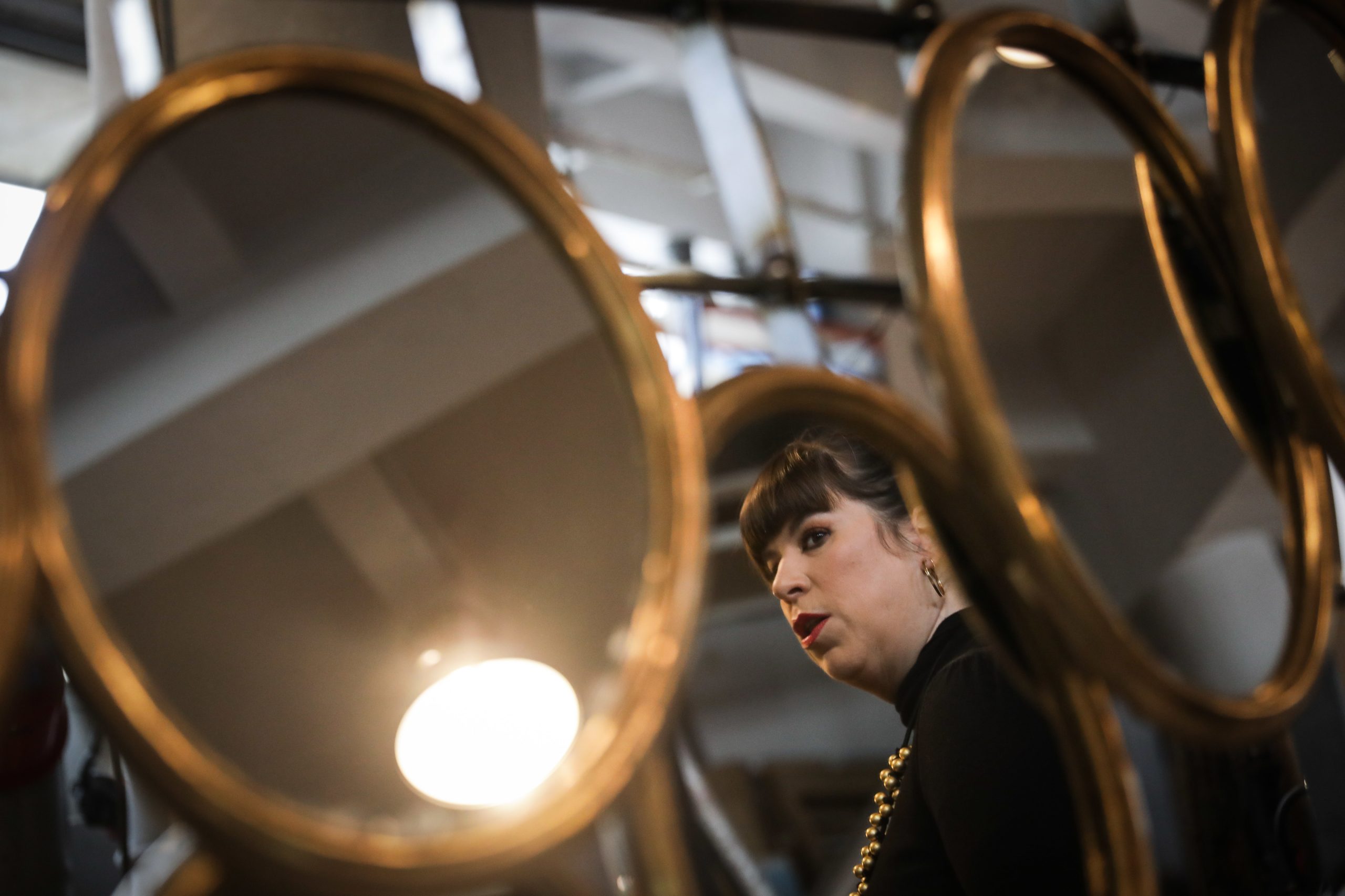 Máscara multifacetada será estrela da exposição de Jona Vasconcelos em Bilbao