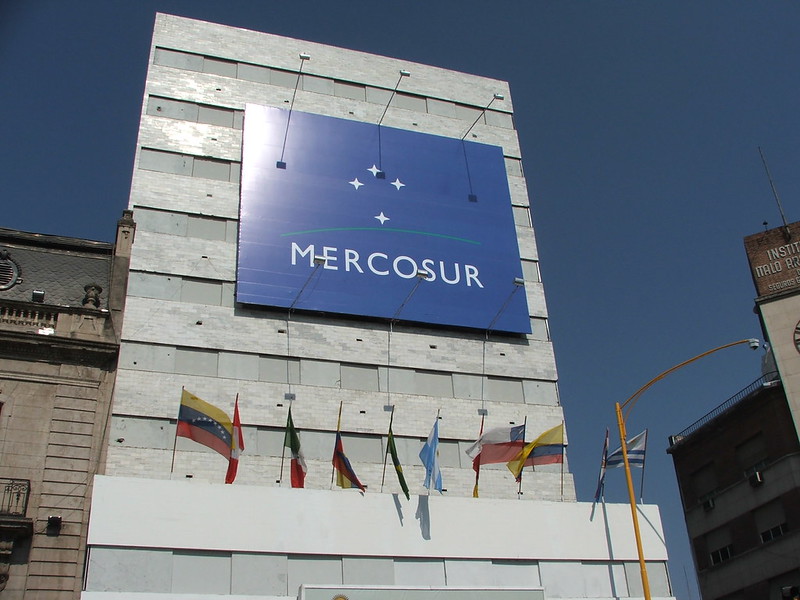 União Europeia e Mercosul assinam acordo histórico de livre comércio após 25 anos de negociações