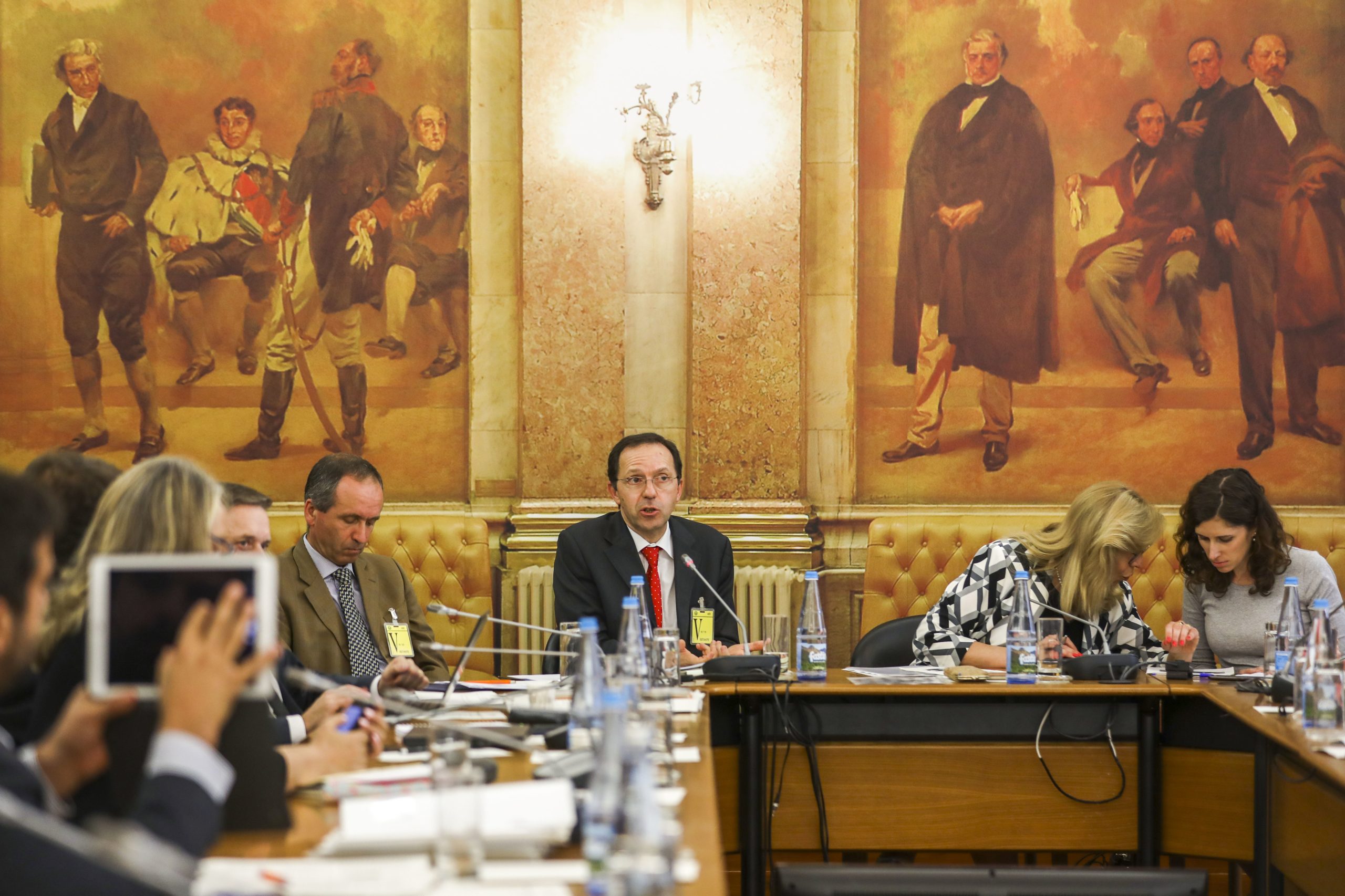 Inquérito Energia: Passagem de CAE para CMEC foi ligeiramente desfavorável à EDP, diz João Duque