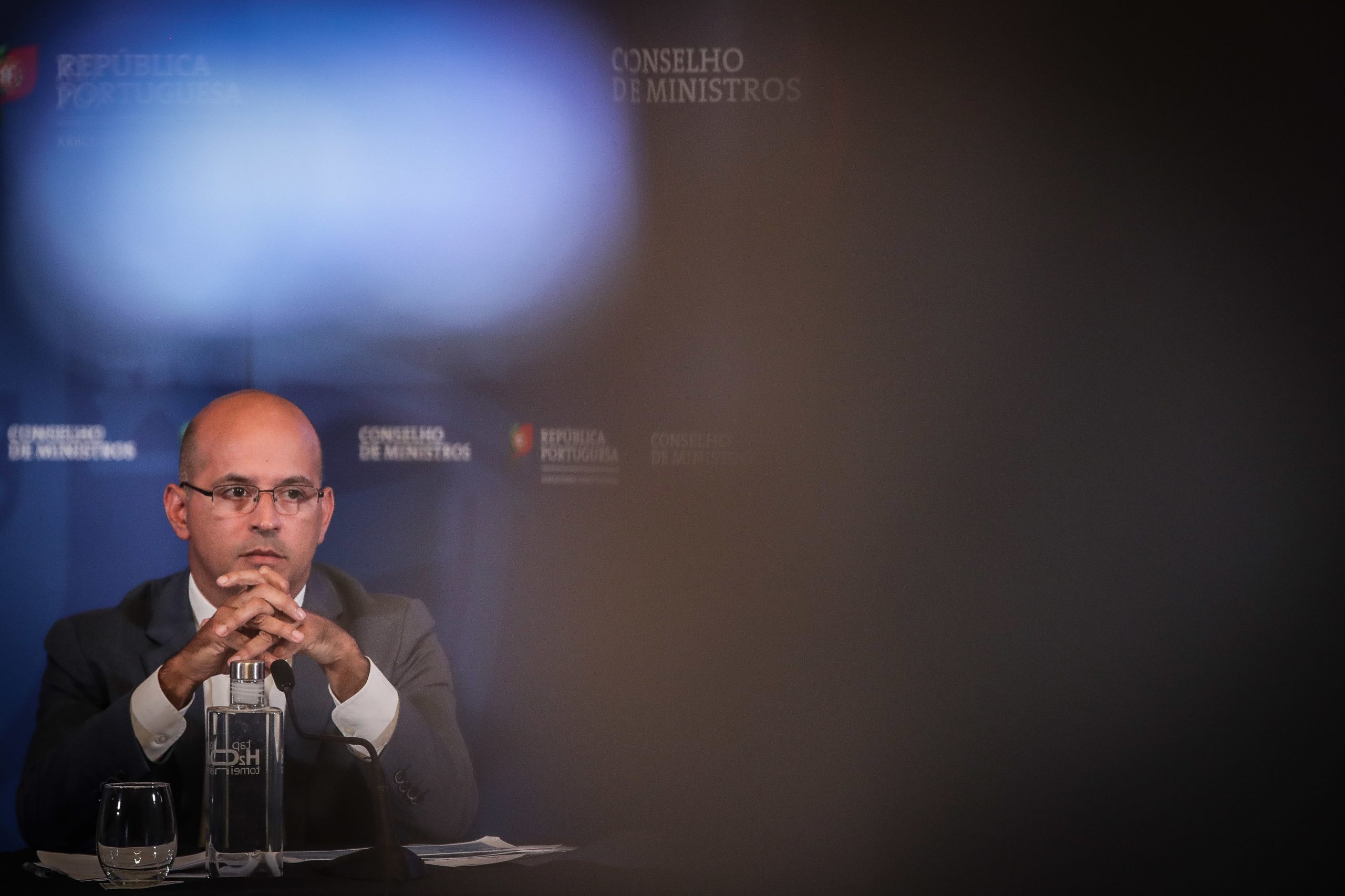 Ministro diz que aumento do salário mínimo deve ter “significado”, mas tem que ser também “equilibrado”