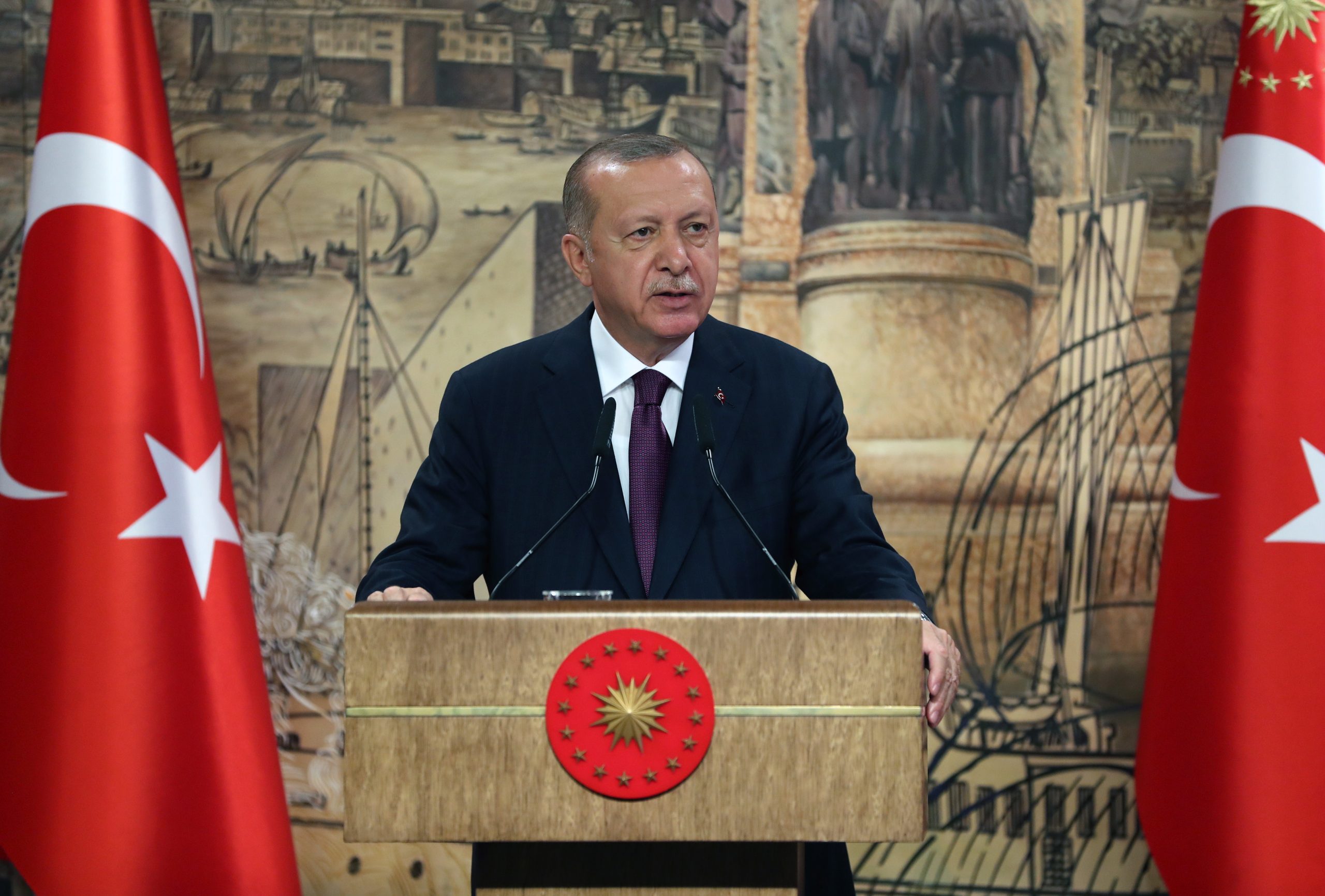Erdogan ataca líderes “gananciosos e incompetentes” da Grécia e França