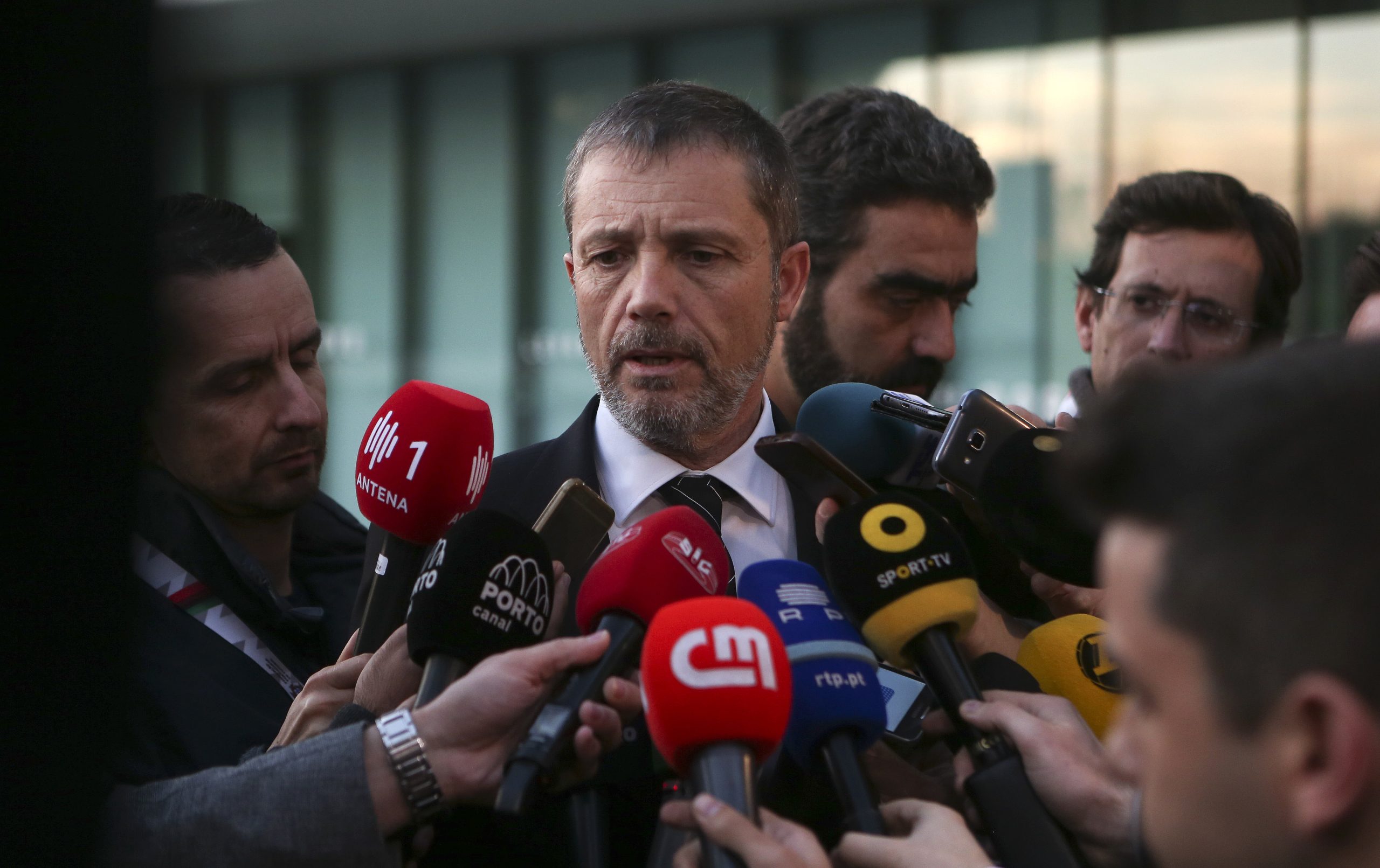 Presidente do Vitória de Guimarães admite “ofertas por vários jogadores”