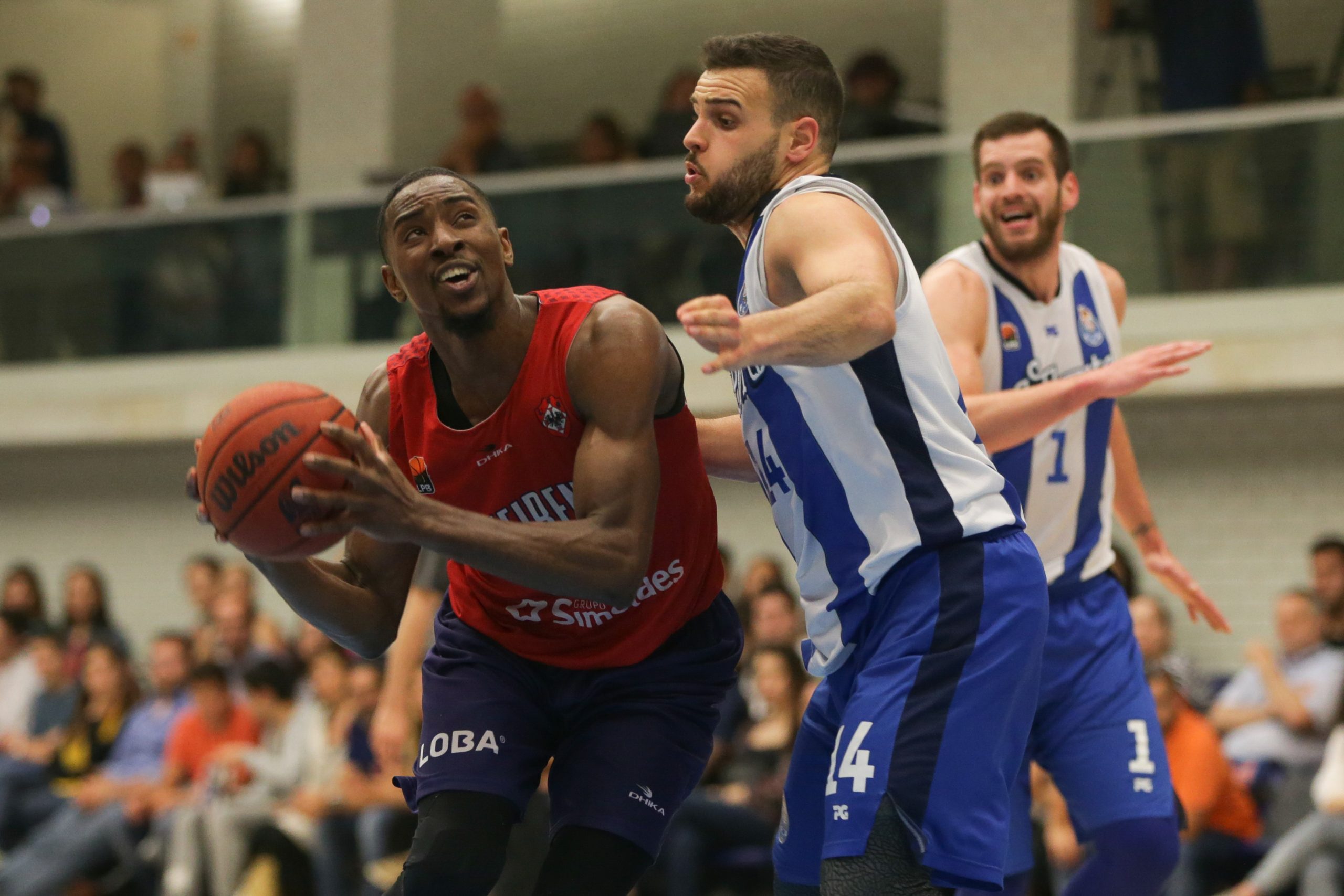 Oliveirense campeã nacional de basquebol pela primeira vez, ao ‘varrer’ FC Porto