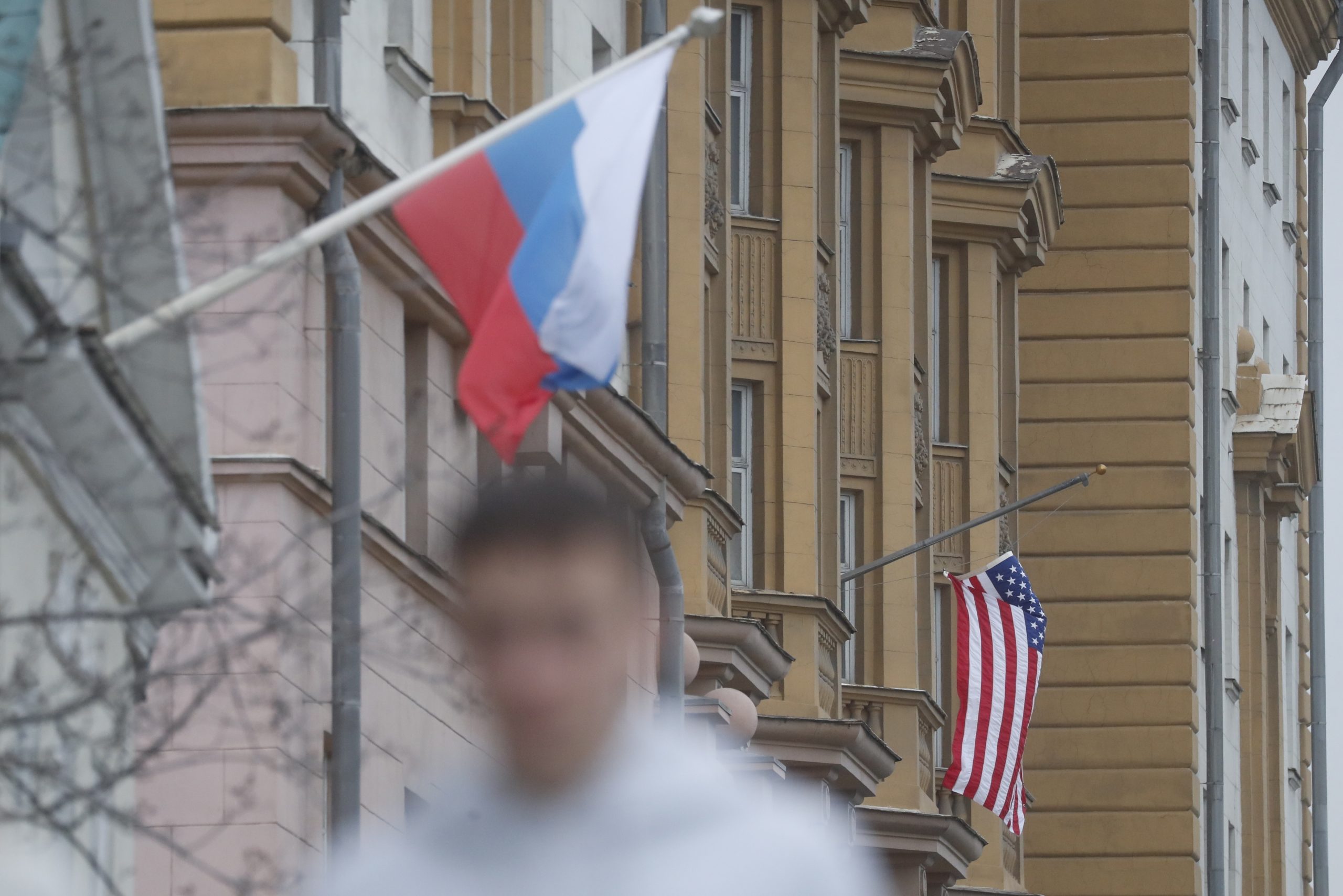 Estados Unidos e Rússia disputam controlo de agência que regula a Internet