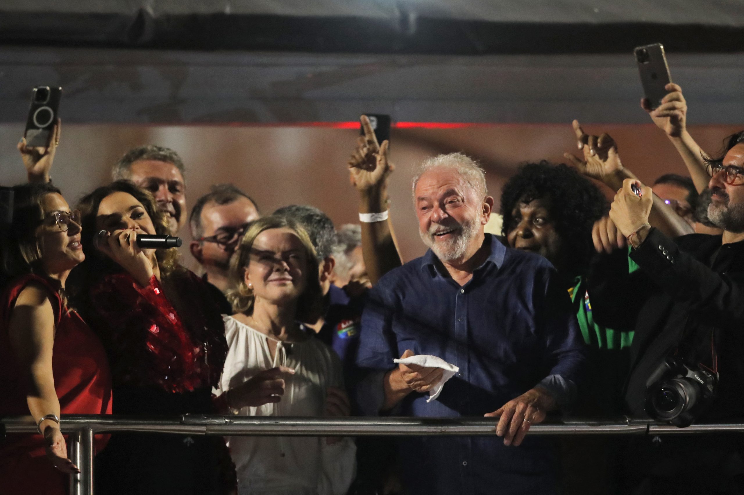 Mulher de Lula goza com Elon Musk e causa polémica antes do G20