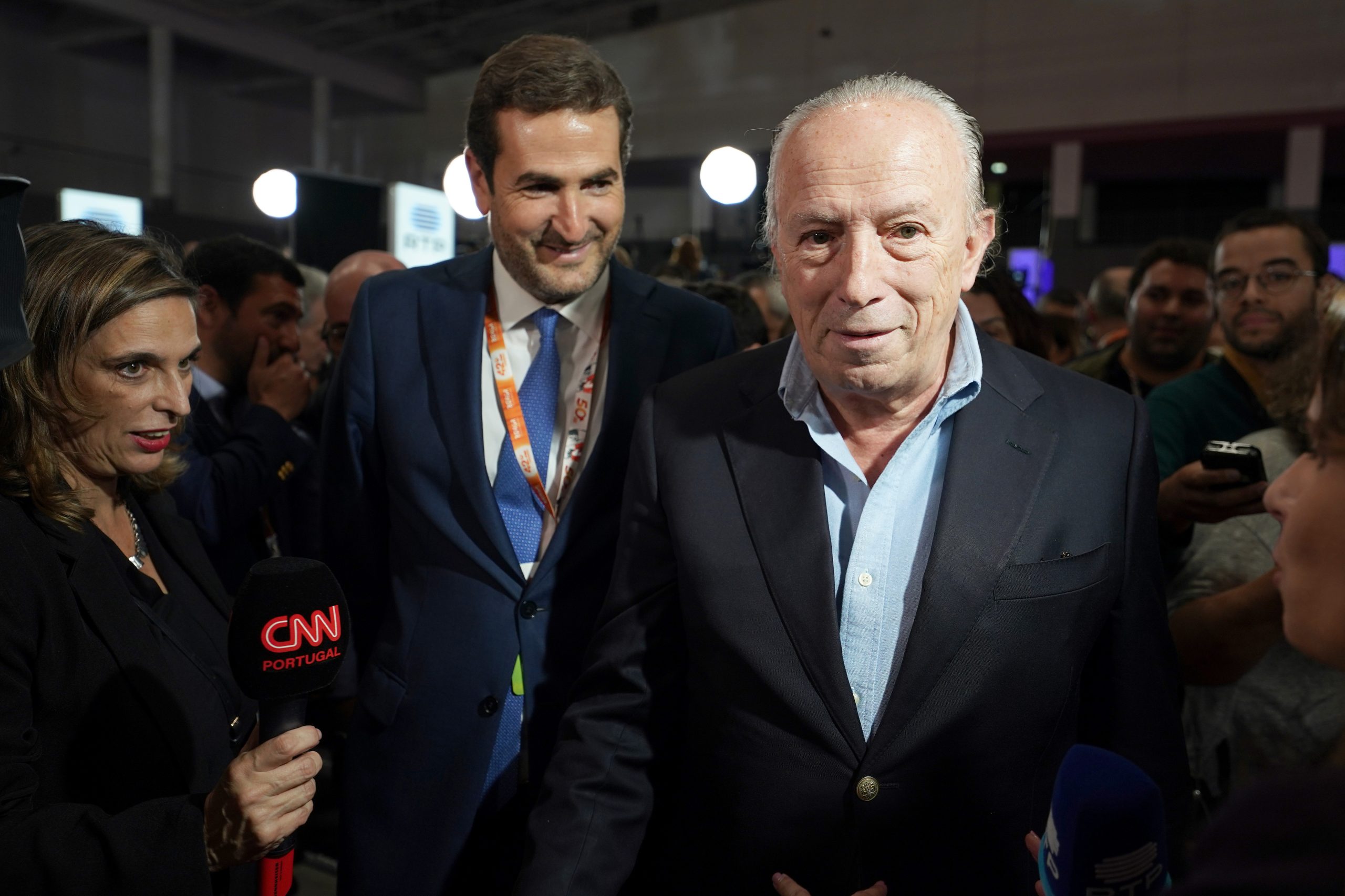 Hugo Soares veria com “bons olhos” que Santana Lopes fosse candidato do partido nas autárquicas