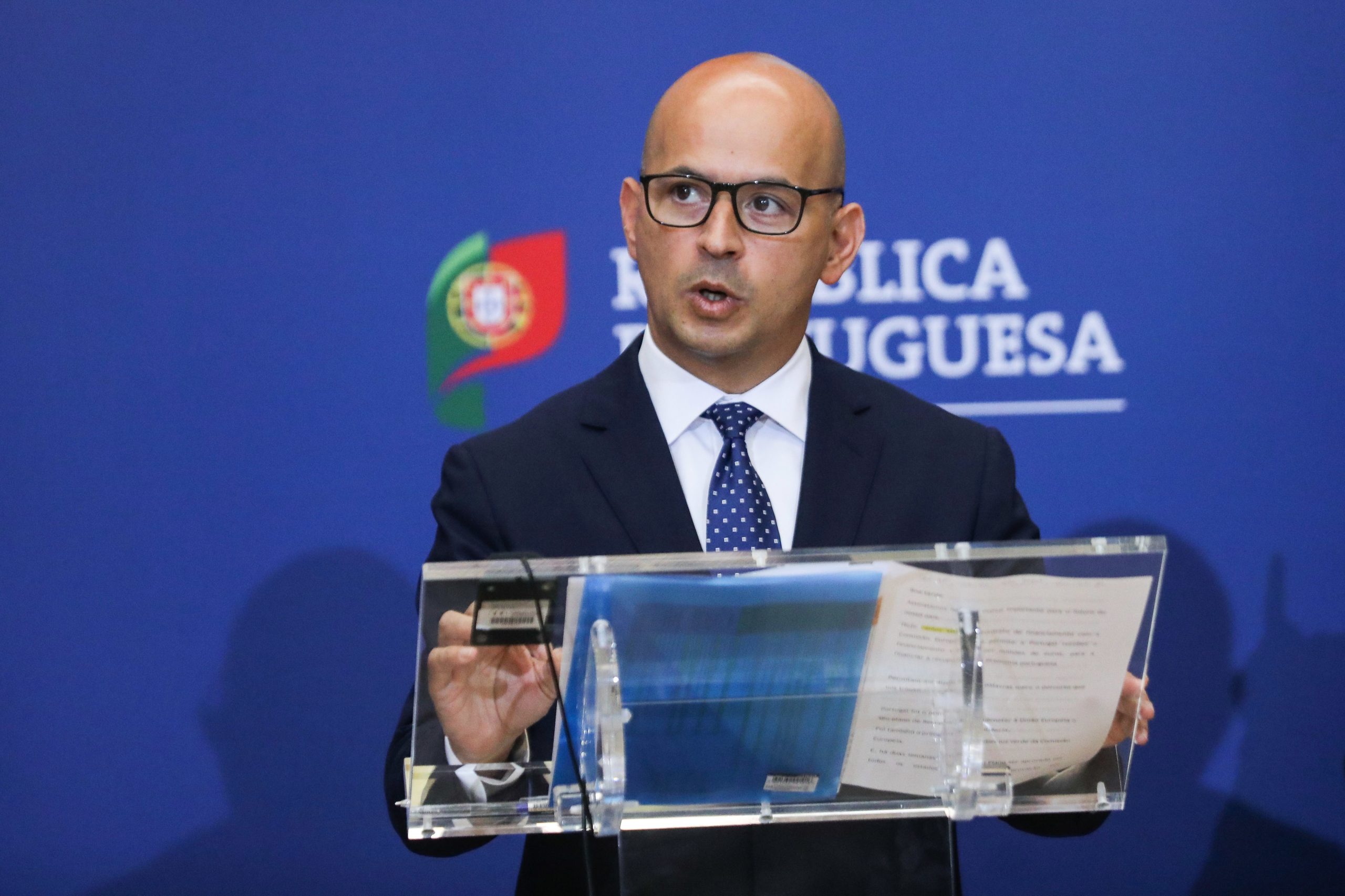 Défice das contas públicas caiu em 1.631 milhões
