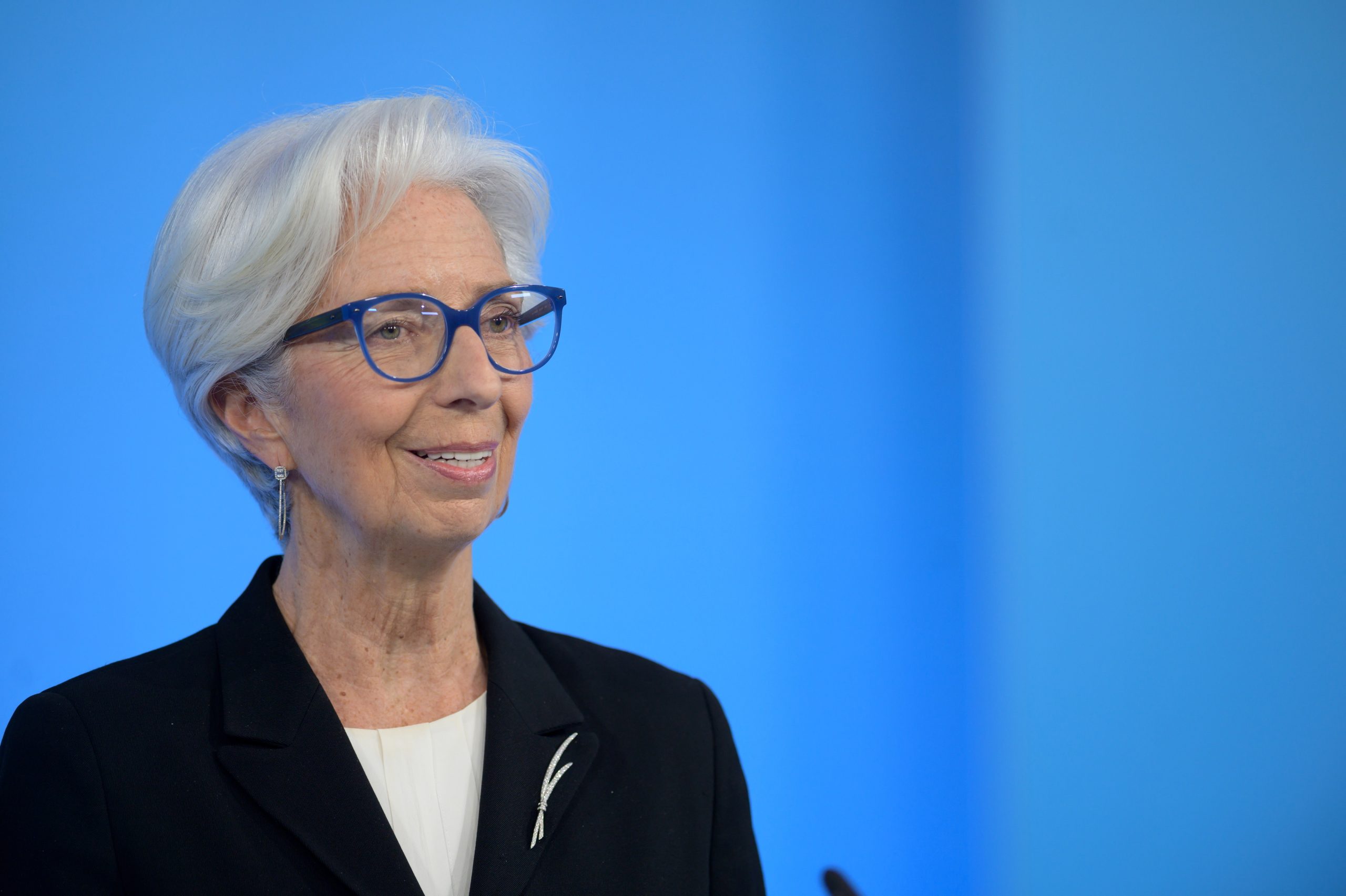 Pacote de recuperação da UE “deve tornar-se operacional sem demoras”, diz Lagarde