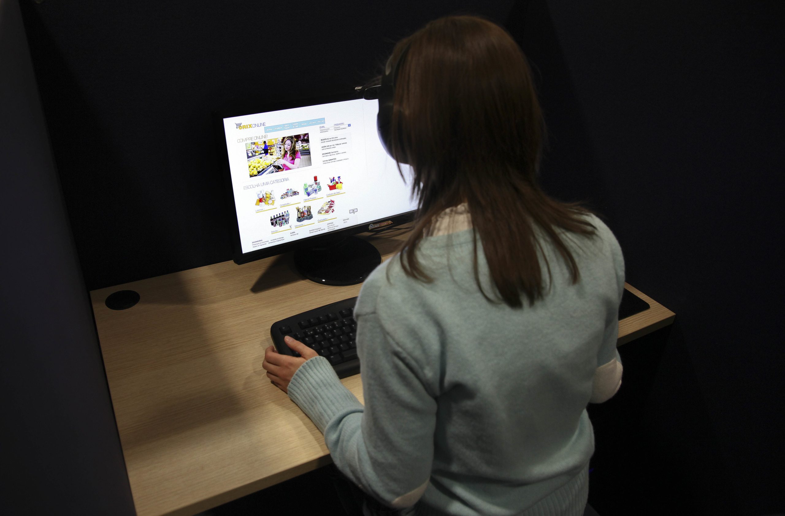 Novas regras para conteúdos digitais e venda de bens ‘online’ entram em vigor na UE
