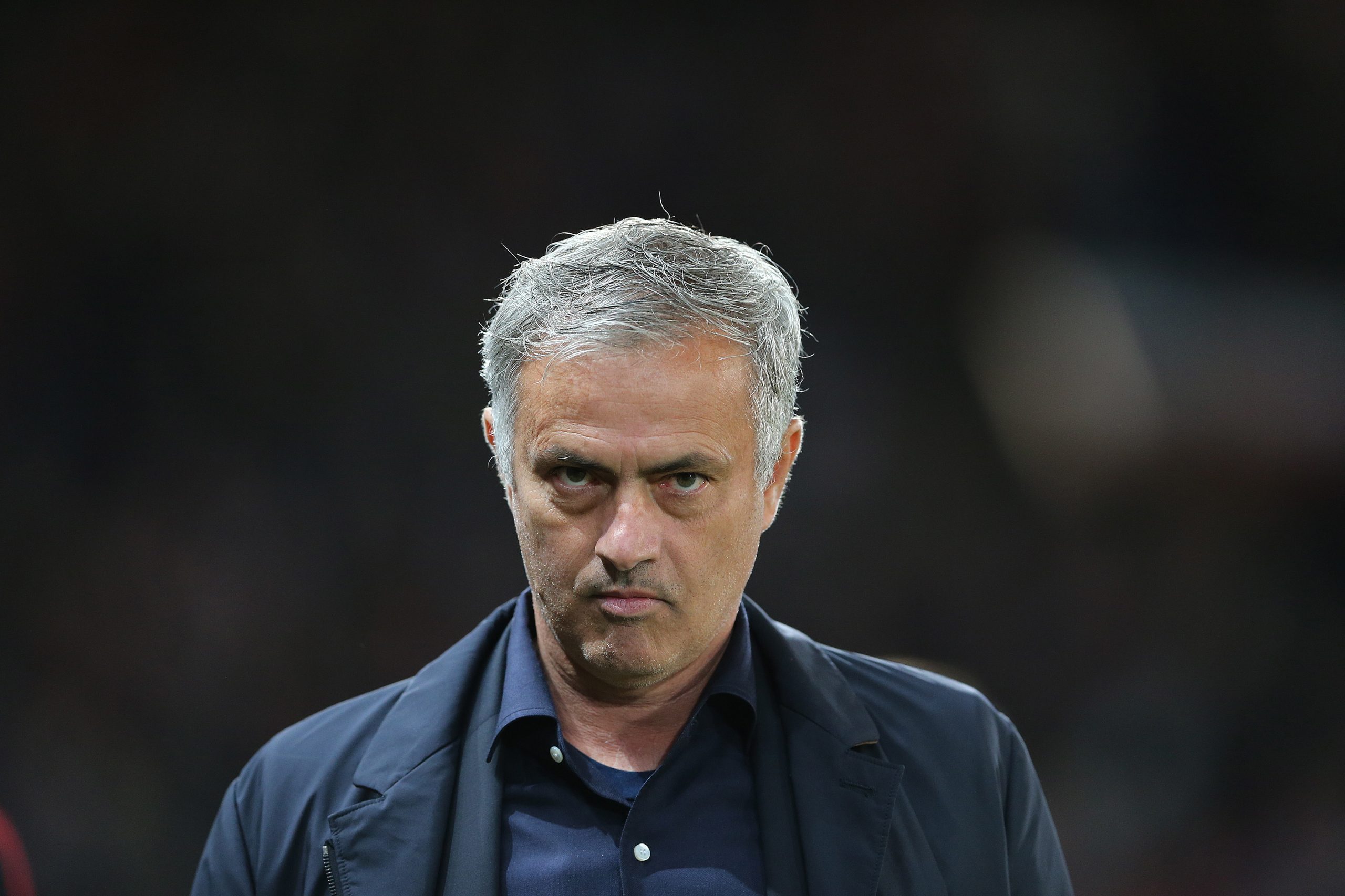 UEFA multa Manchester United e avisa José Mourinho pelo atraso com o Valência