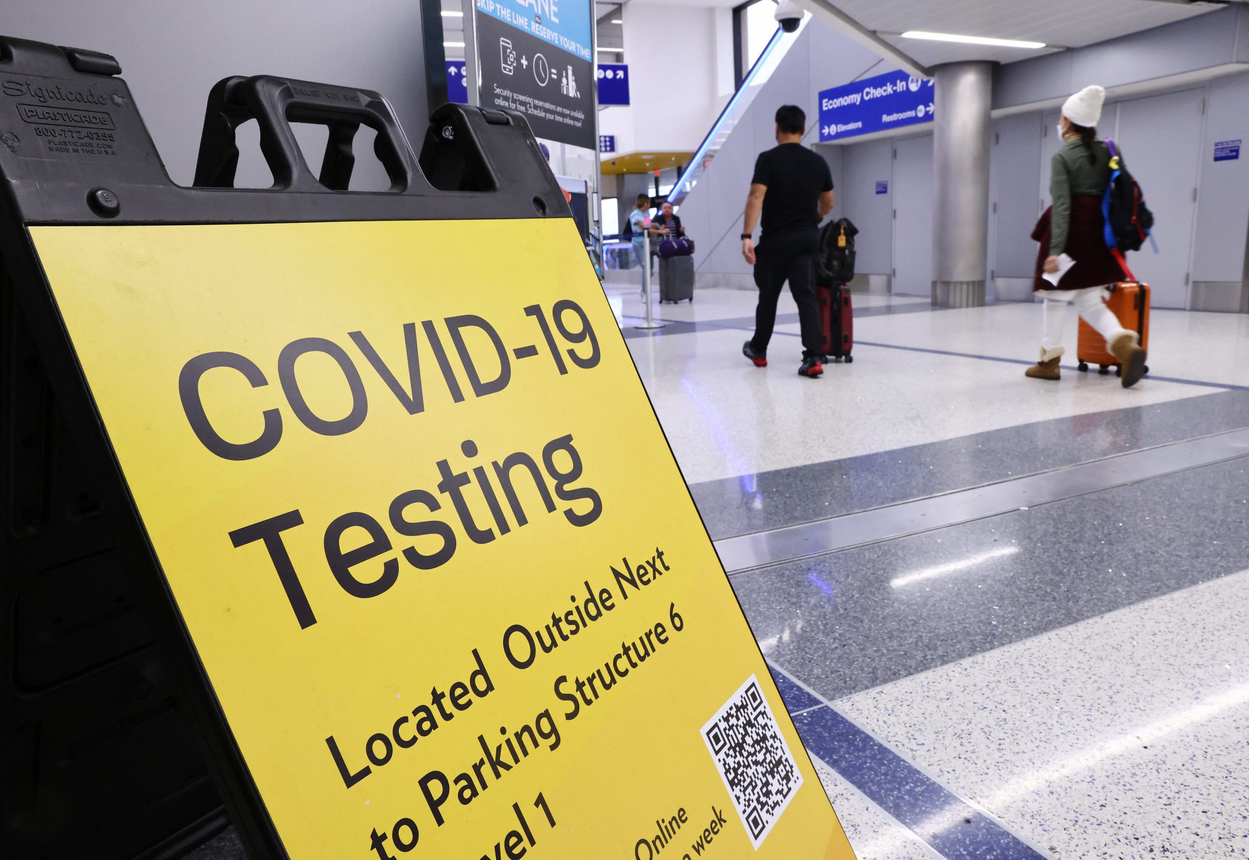 Covid-19: ECDC considera que restrições às viagens têm impacto mínimo na evolução de pandemia