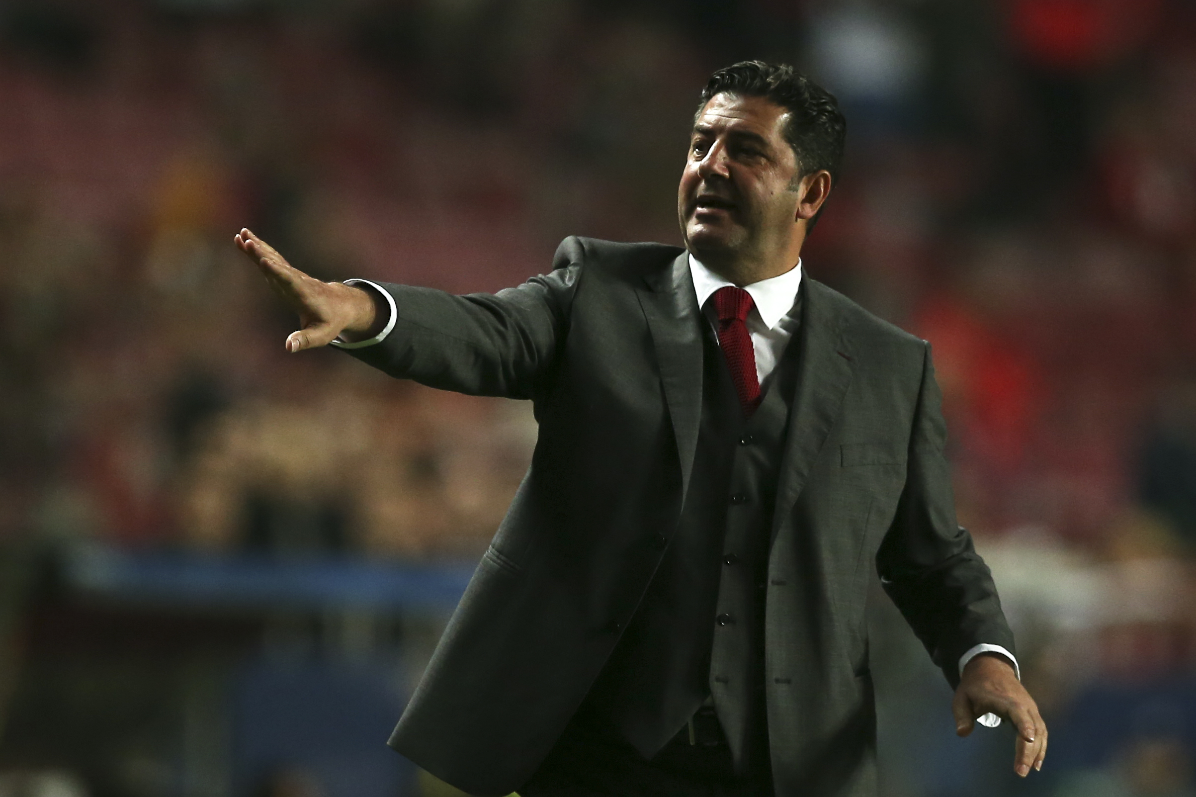 Antevisão Benfica-Sporting: Rui Vitória rejeita equipa agarrada ao passado e pede “ambição enorme”