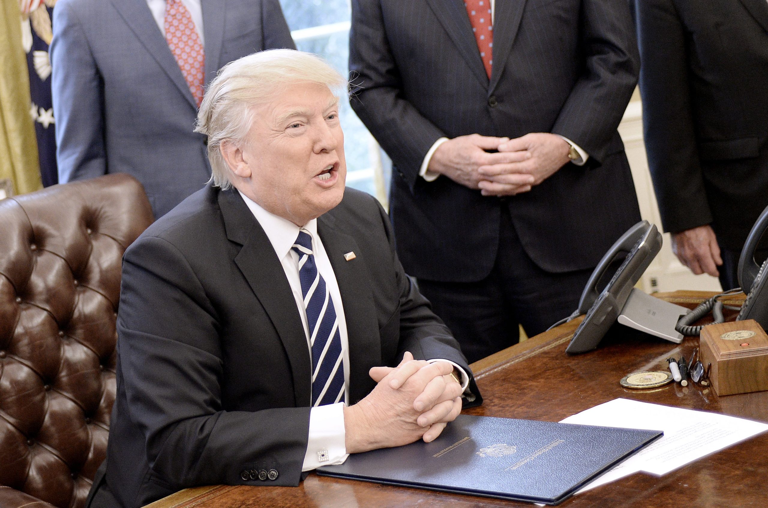 EUA: Robert Harward recusa convite de Trump para substituir Michael Flynn